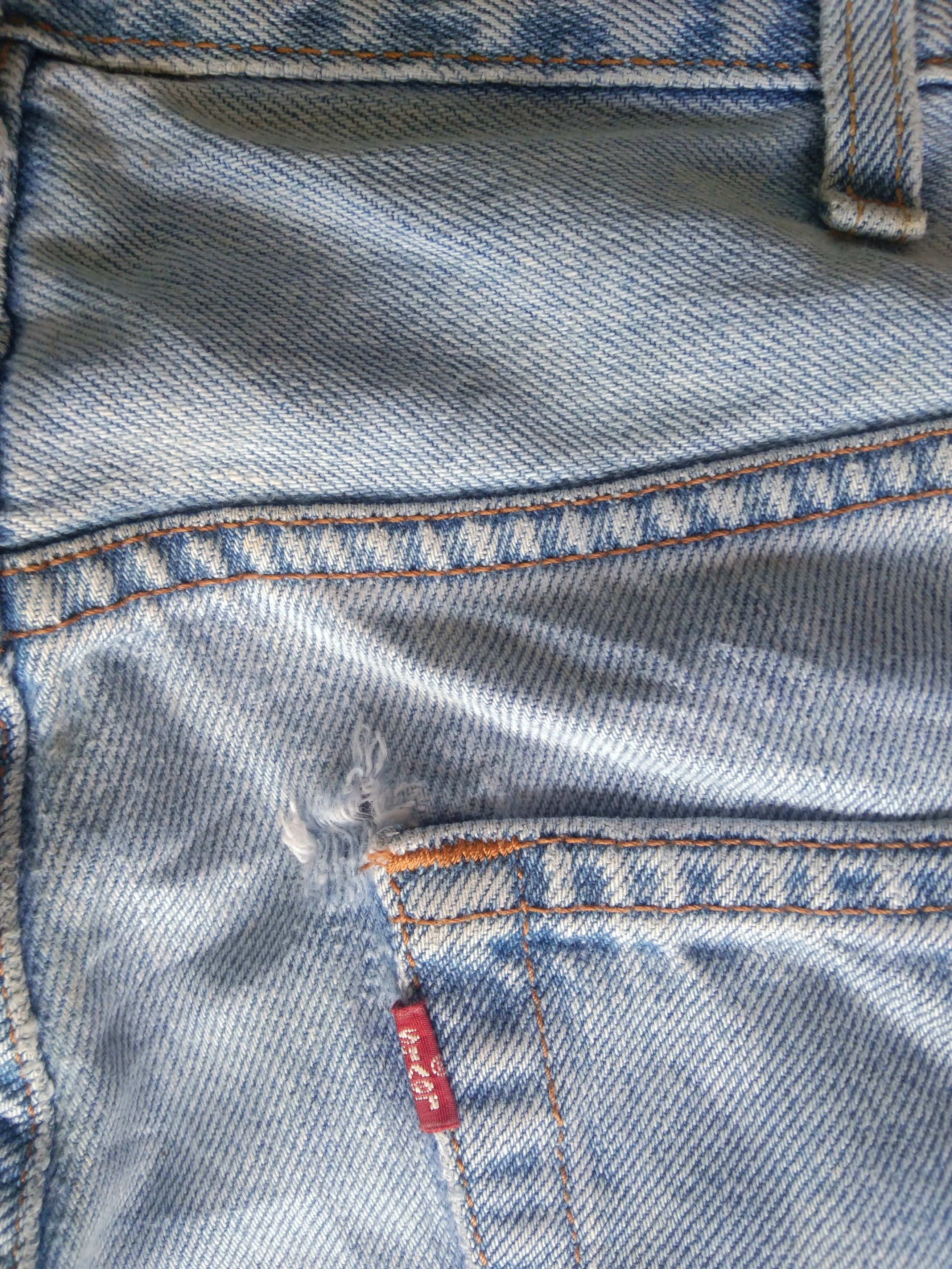 Levi's Vintage Levi's Jeans 550 Light Wash Relaxed Fit Denim 38x32 Size US 38 / EU 54 - 4 Thumbnail