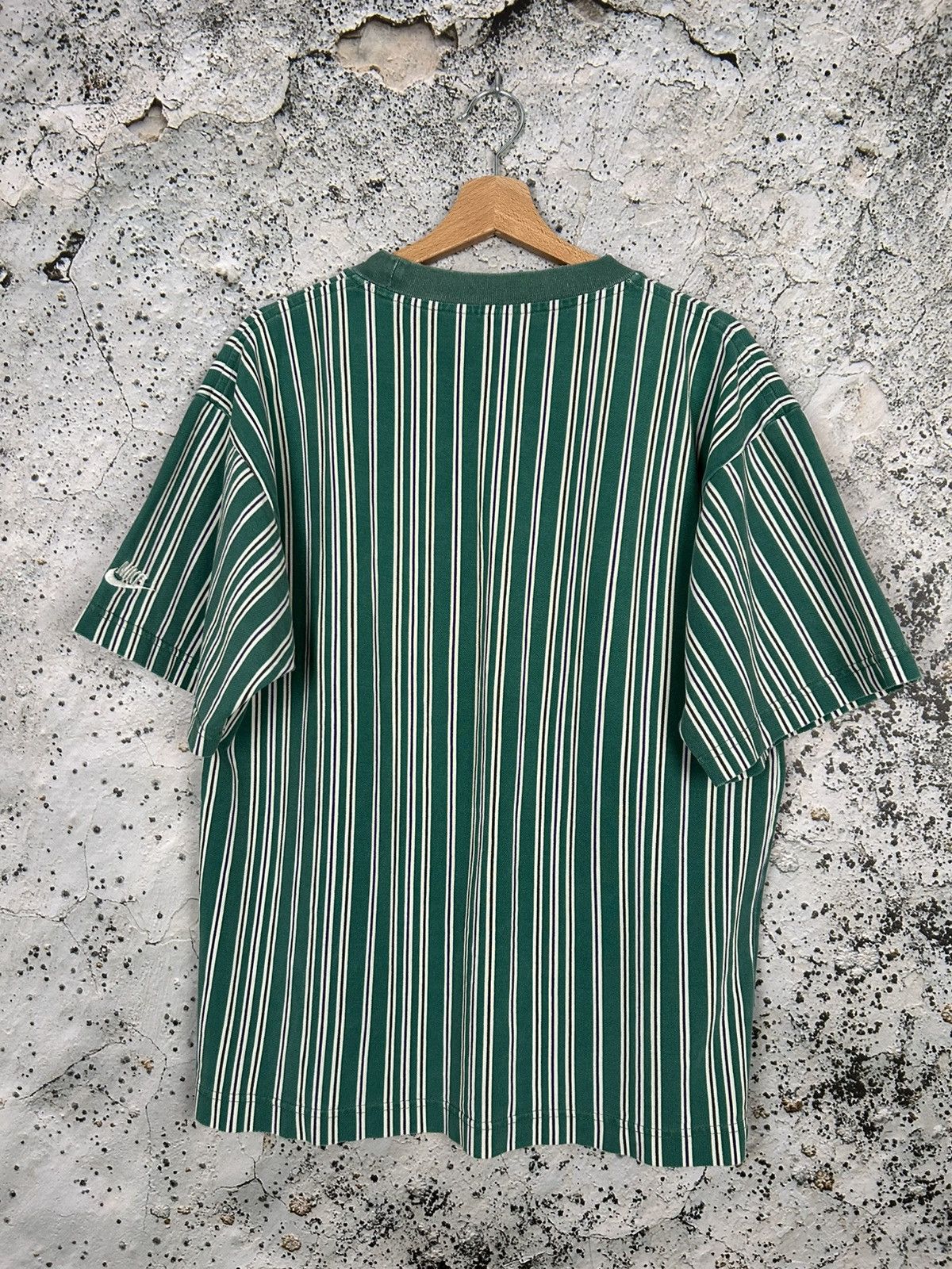 Nike Vintage Nike Stripe 90s Green Tee Archive Rare Sport Hype Size US M / EU 48-50 / 2 - 4 Thumbnail