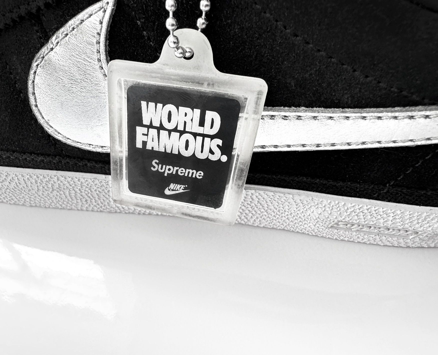 Nike SB Supreme x Nike SB Zoom Bruin Size 9 Size US 9 / EU 42 - 10 Thumbnail