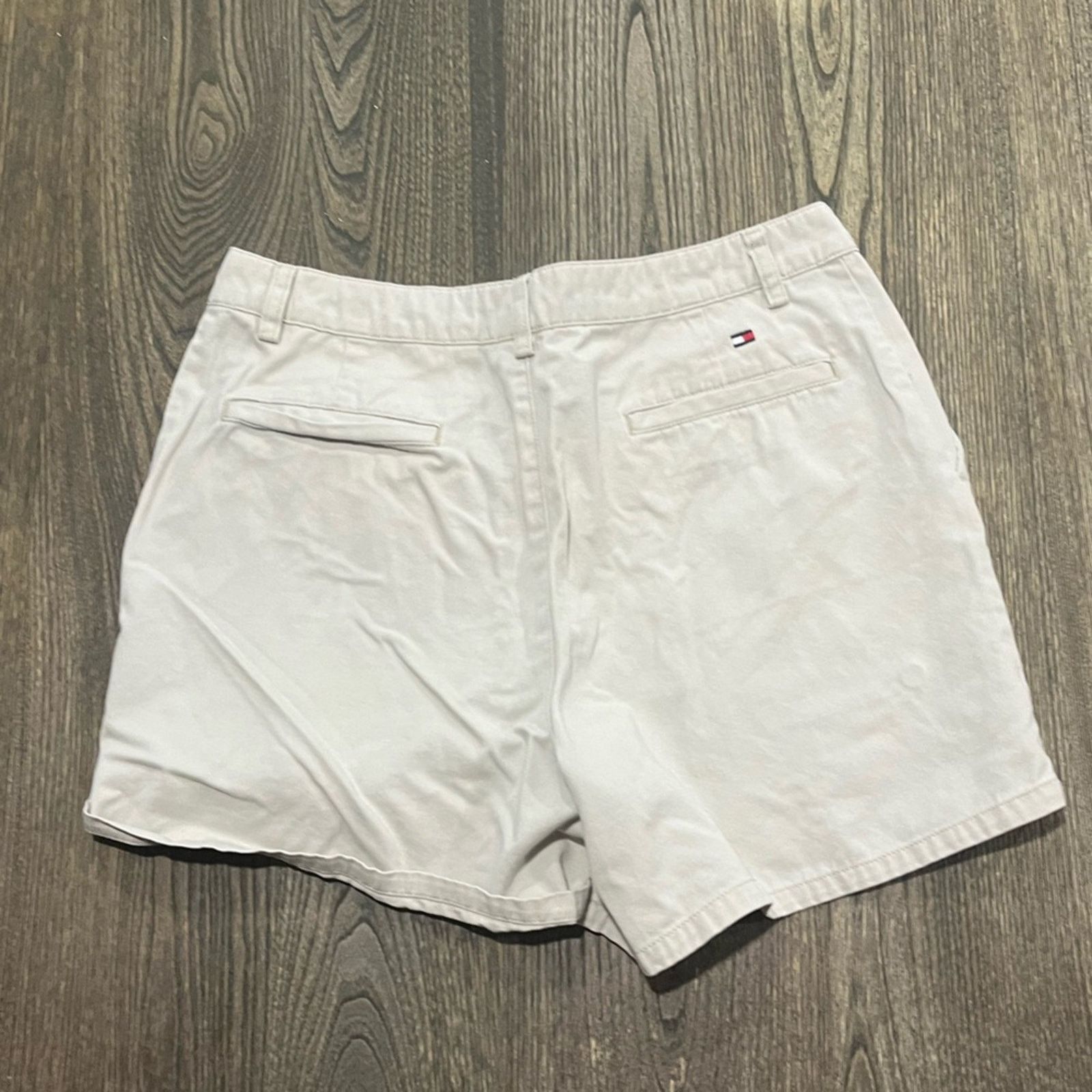 Tommy Hilfiger Tommy Hilfiger Womens Chino Shorts High Rise Flat Front 12 Size 34" / US 12 / IT 48 - 7 Thumbnail
