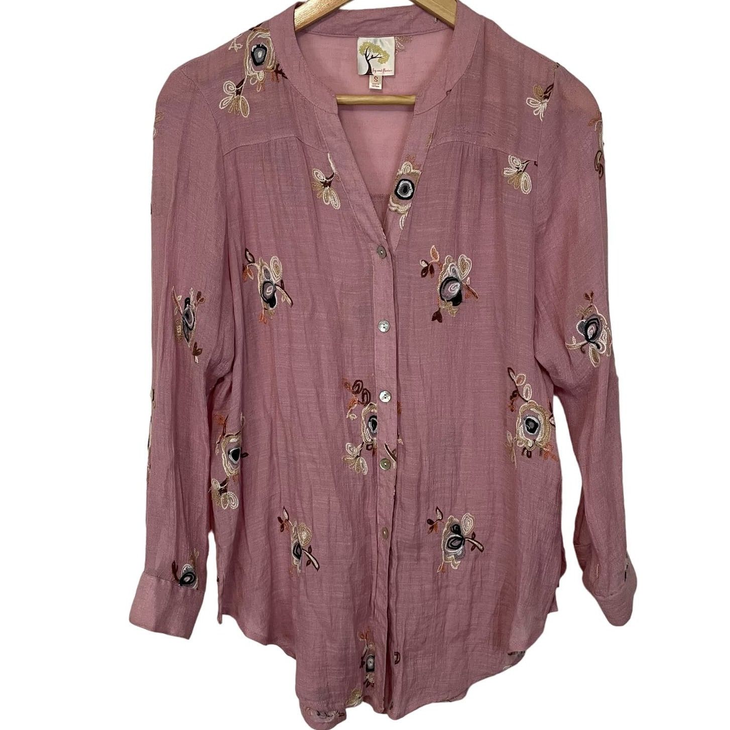 Anthropologie Fig & Flower Pink Blouse S Floral Embroidered Roll Tab Vneck Size S / US 4 / IT 40 - 1 Thumbnail