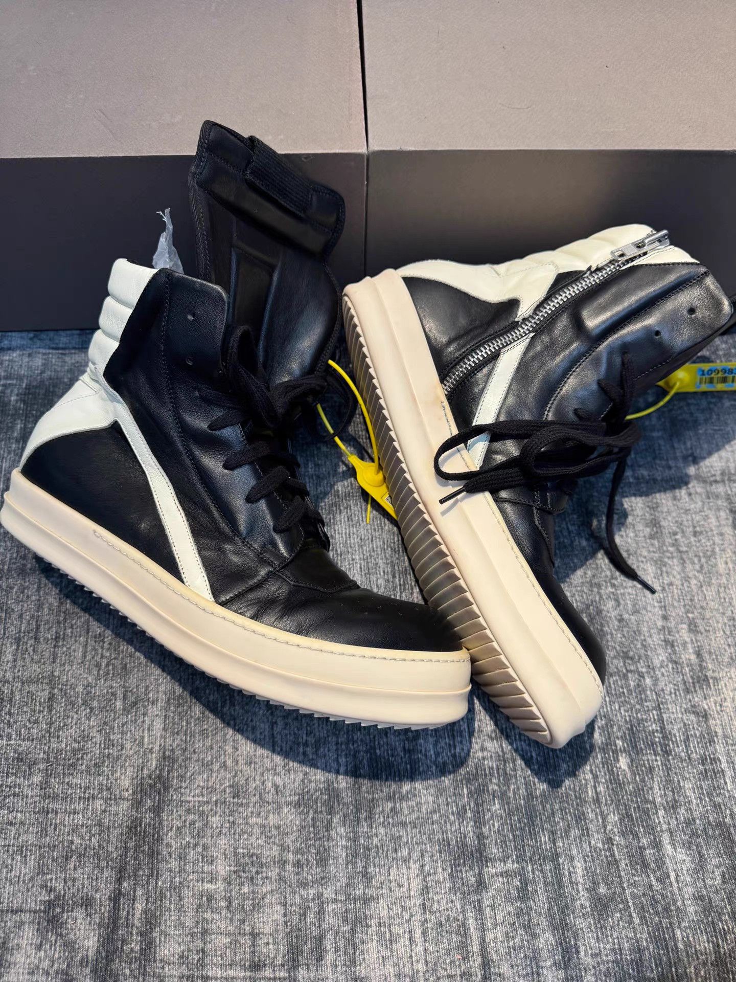 Rick Owens Rick Owens Mainline Triangle Sneakers Size US 10.5 / EU 43-44 - 3 Thumbnail