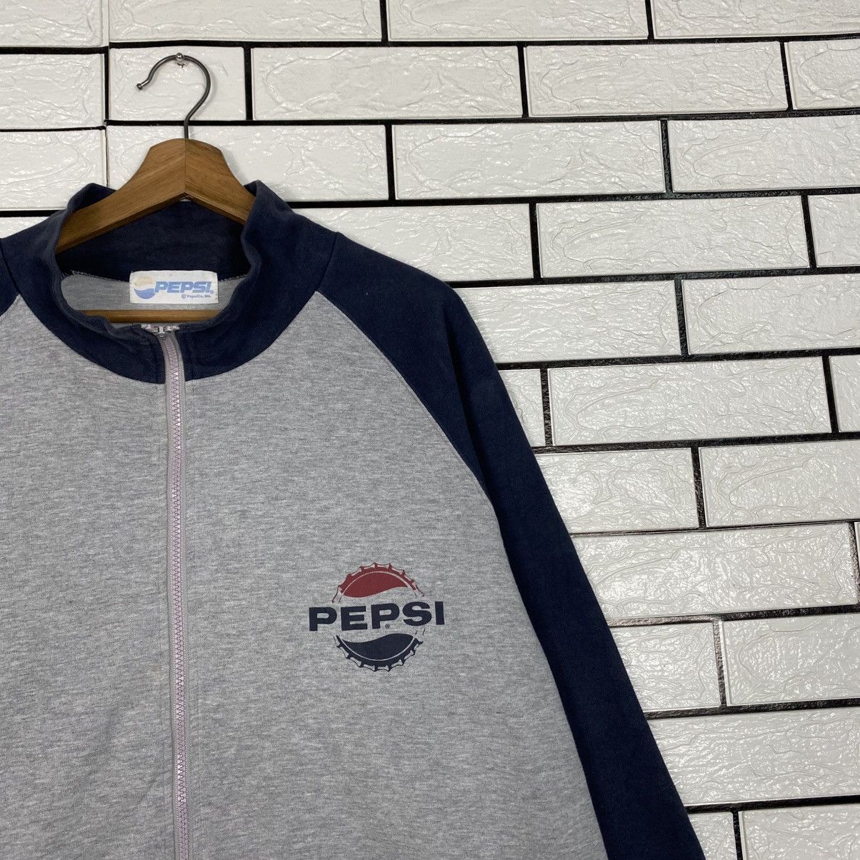 Japanese Brand 📌Vintage Zipper Sweater Pepsi Big Logo Size US L / EU 52-54 / 3 - 7 Thumbnail