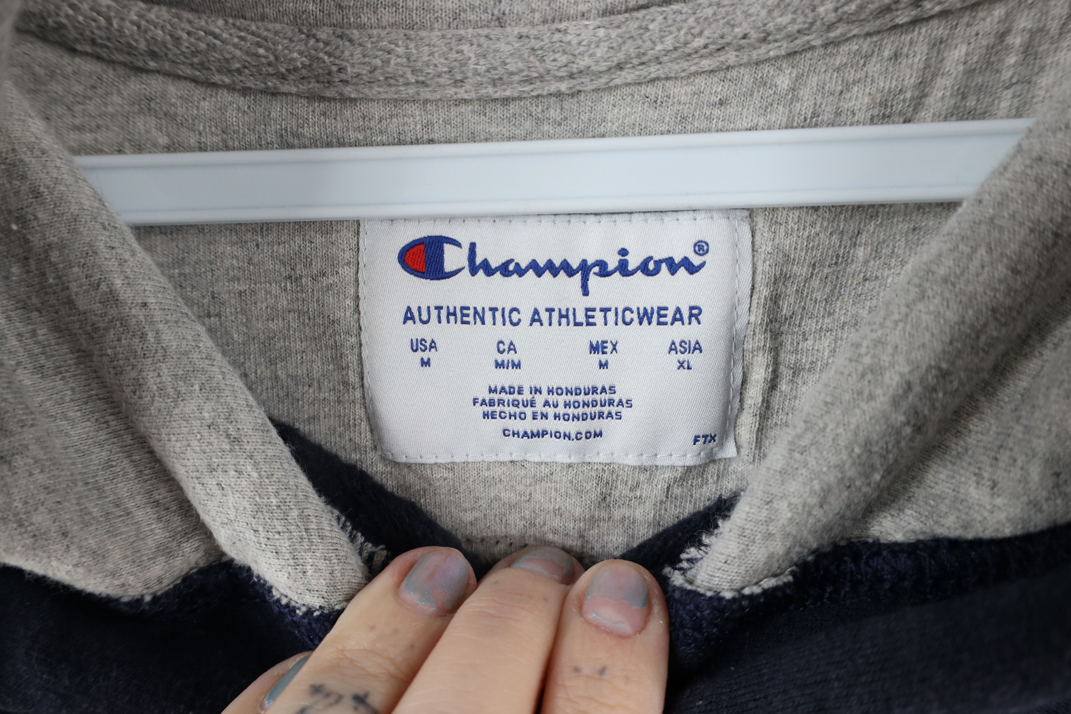 Champion × Vintage Vintage Champion Classic Logo Hoodie Sweatshirt Navy Blue Size US M / EU 48-50 / 2 - 8 Thumbnail