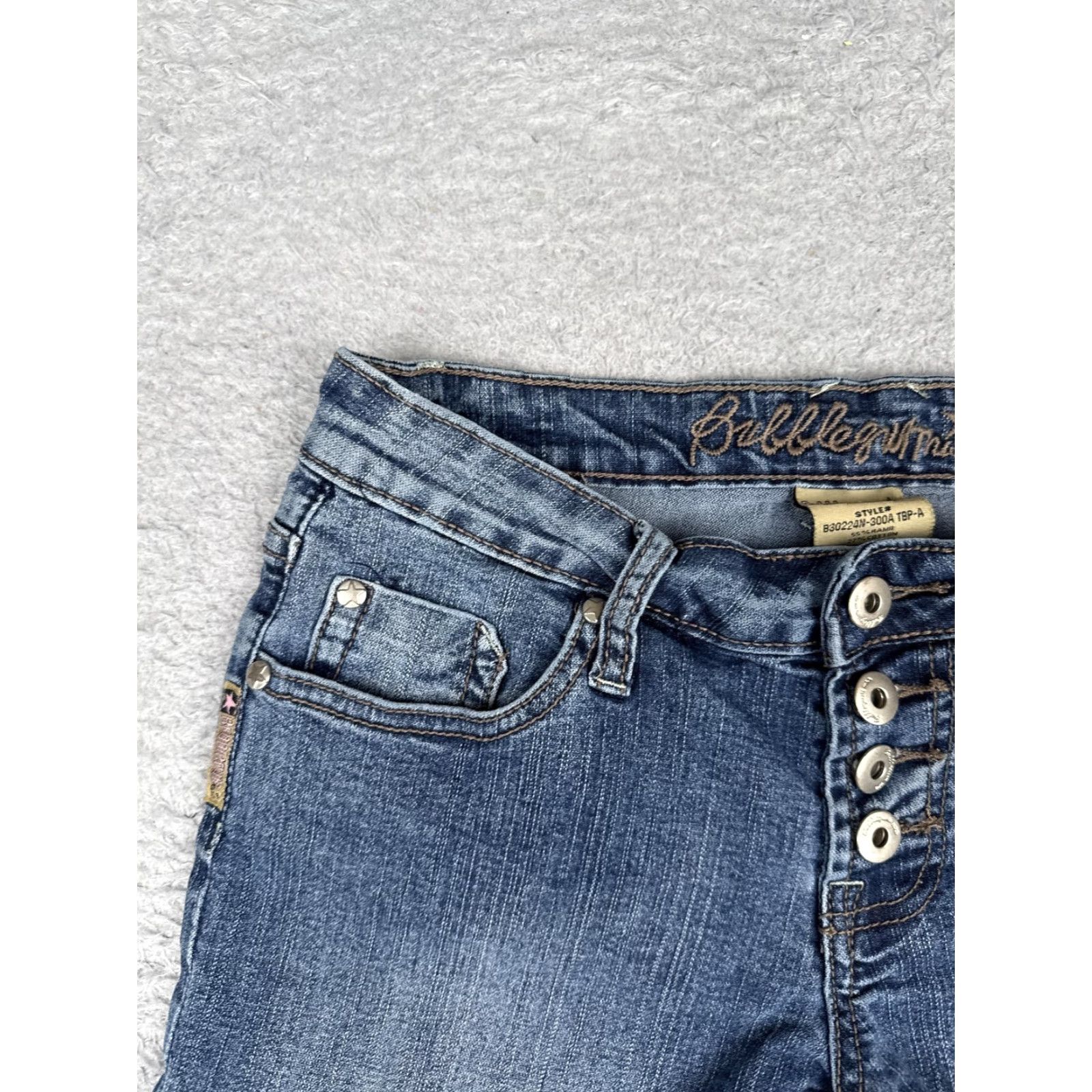 Vintage Bubblegum Shorts Womens 28 Cut-Off Denim 5-Pocket Embroidered Pockets Blue Button Fly Vintage No Size 28" / US 6 / IT 42 - 4 Thumbnail