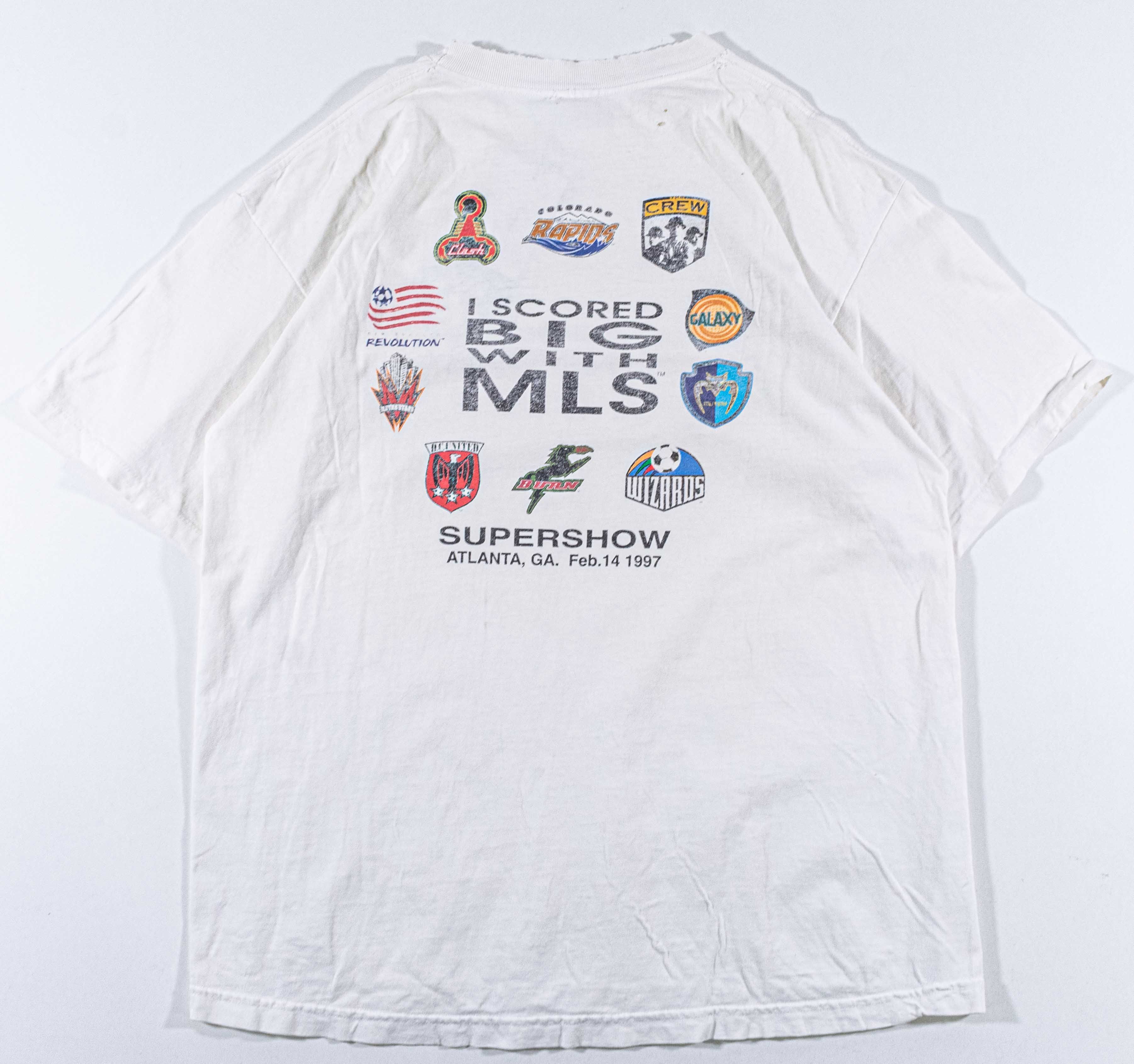 Vintage Vintage 1997 MLS Supershow T Shirt 90s Soccer Thrashed Size US L / EU 52-54 / 3 - 1 Thumbnail