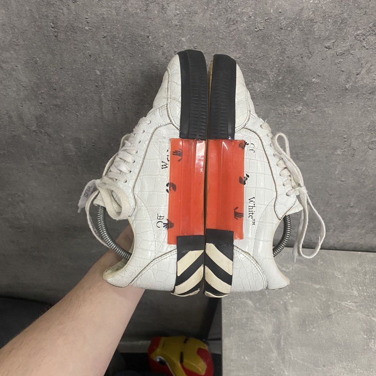 Off-White Off White Vulcanized Low Top White Sneakers Size US 8 / EU 41 - 11 Thumbnail