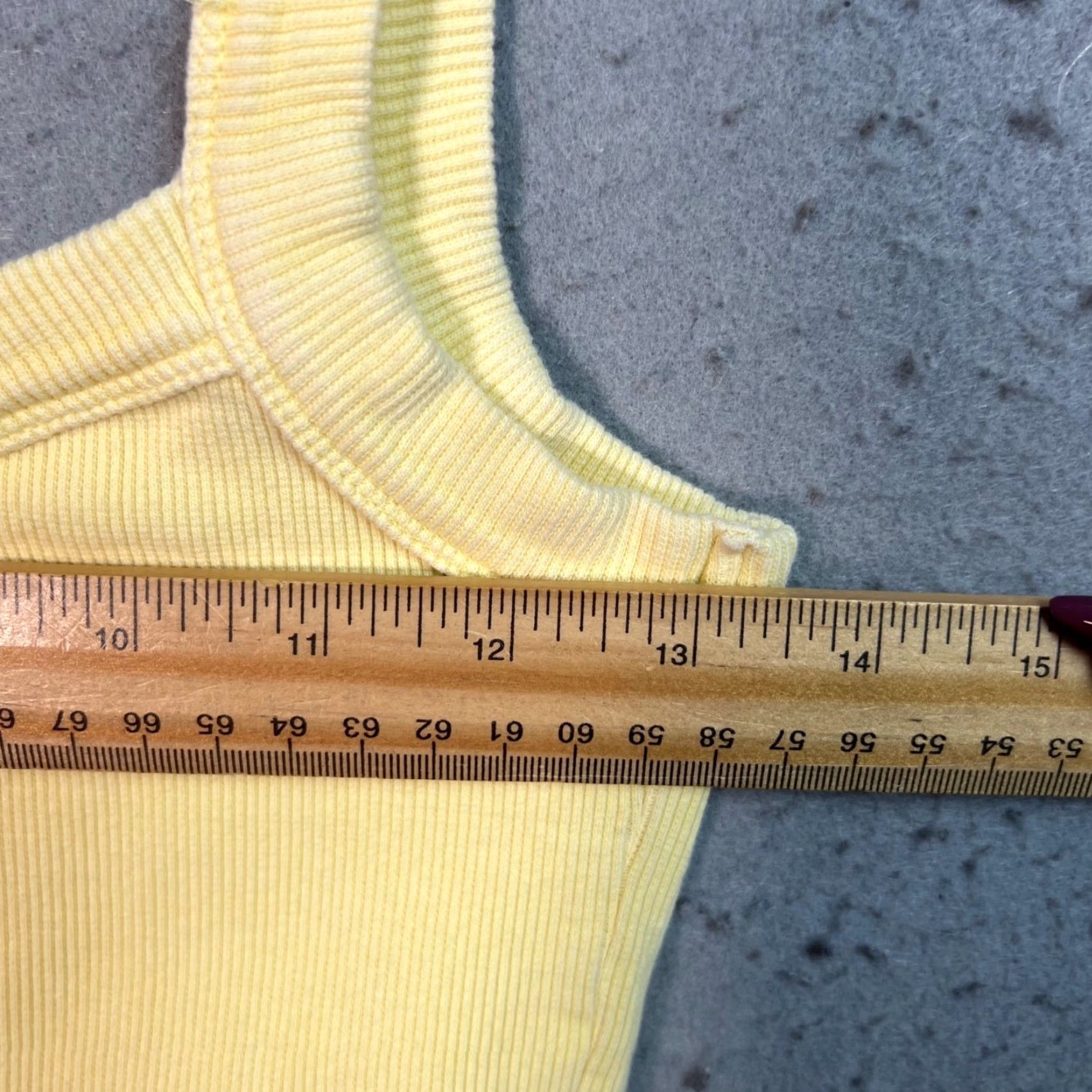 Urban Outfitters VINTAGE Urban Outfitters BDG Womens Size Small Yellow Ribbed Tank Top Size S / US 4 / IT 40 - 5 Thumbnail