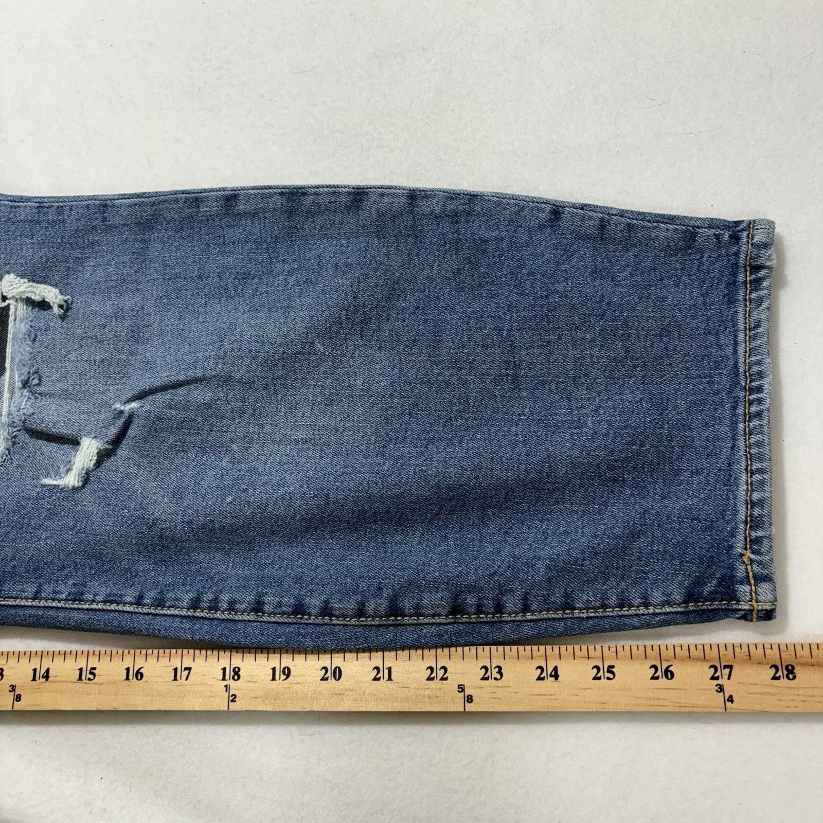 Old Navy Old Navy 20 High Rise Curvy O.G. Straight Ripped Jeans Size 42" / US 20 - 13 Thumbnail