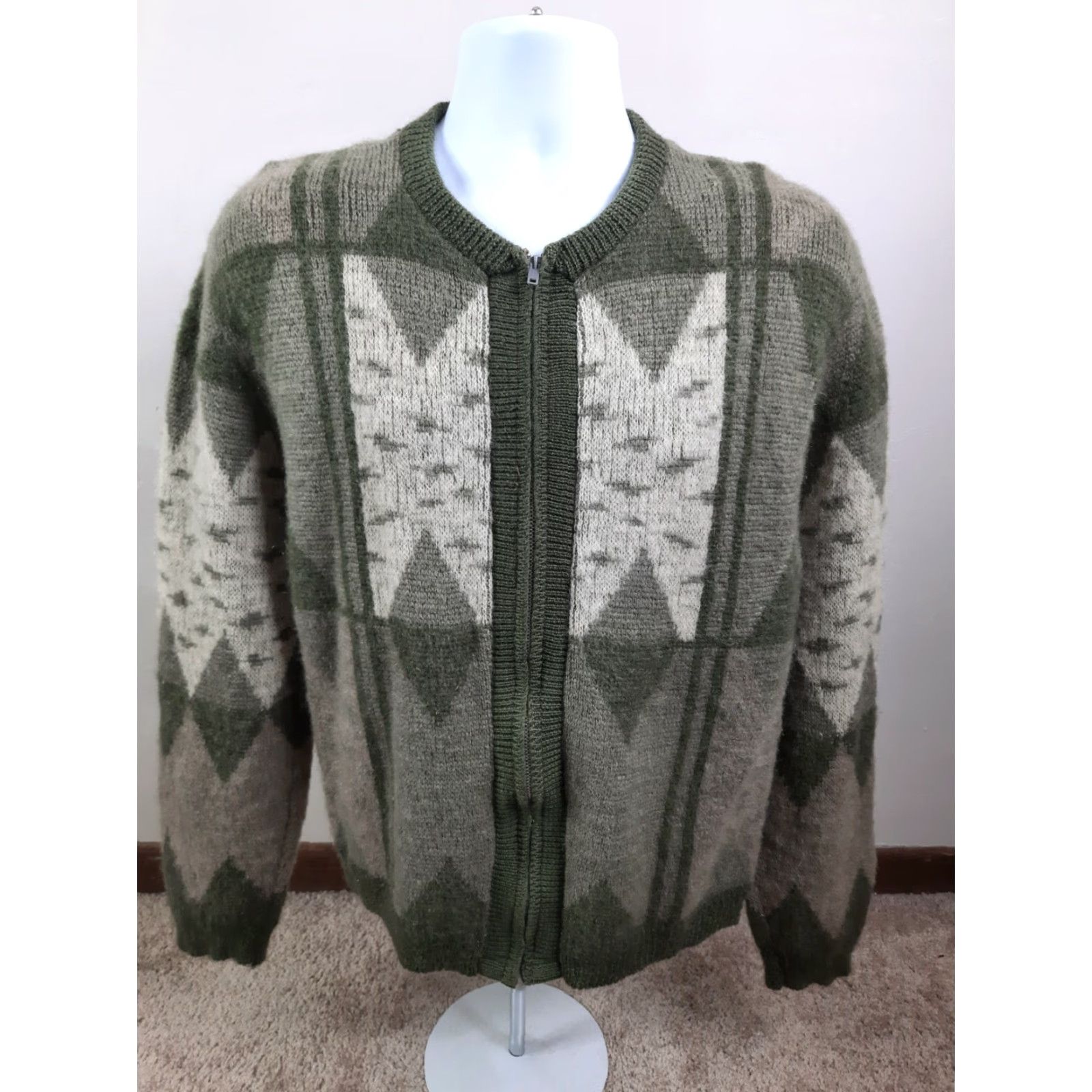 Van Heusen VINTAGE Van Heusen Cardigan Sweater M Acrylic Green Geometric Full Zip USA 70s Mens Size US M / EU 48-50 / 2 - 3 Thumbnail