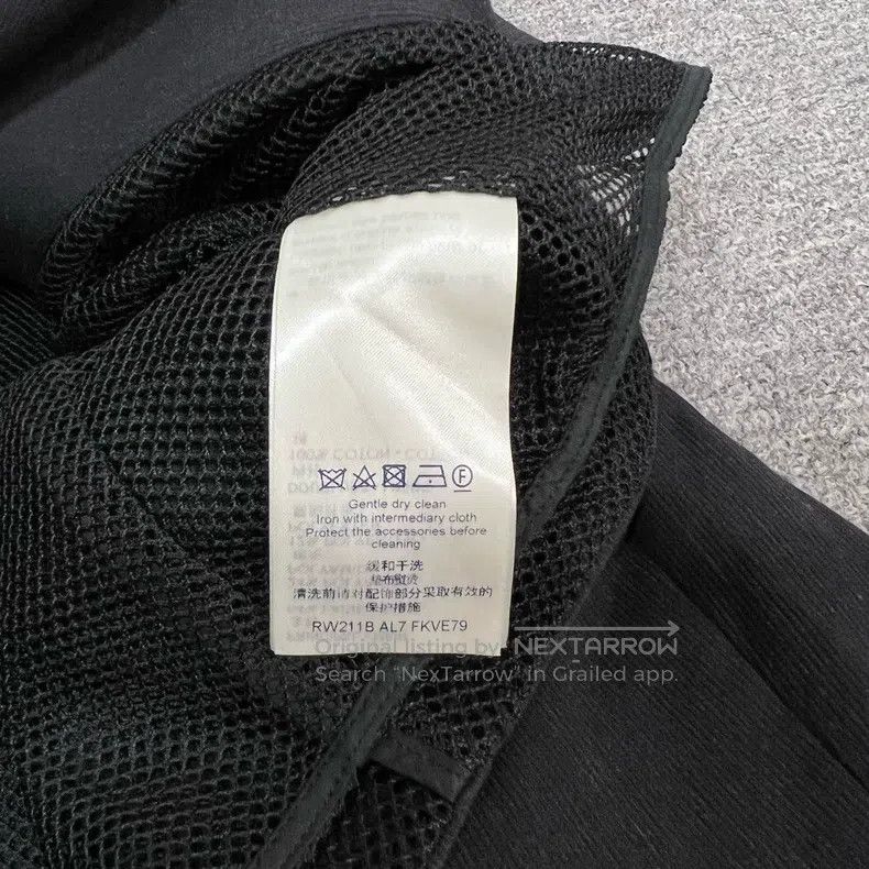 Louis Vuitton Louis Vuitton Mesh cut-out cropped blazer jacket Size XS / US 0-2 / IT 36-38 - 5 Thumbnail