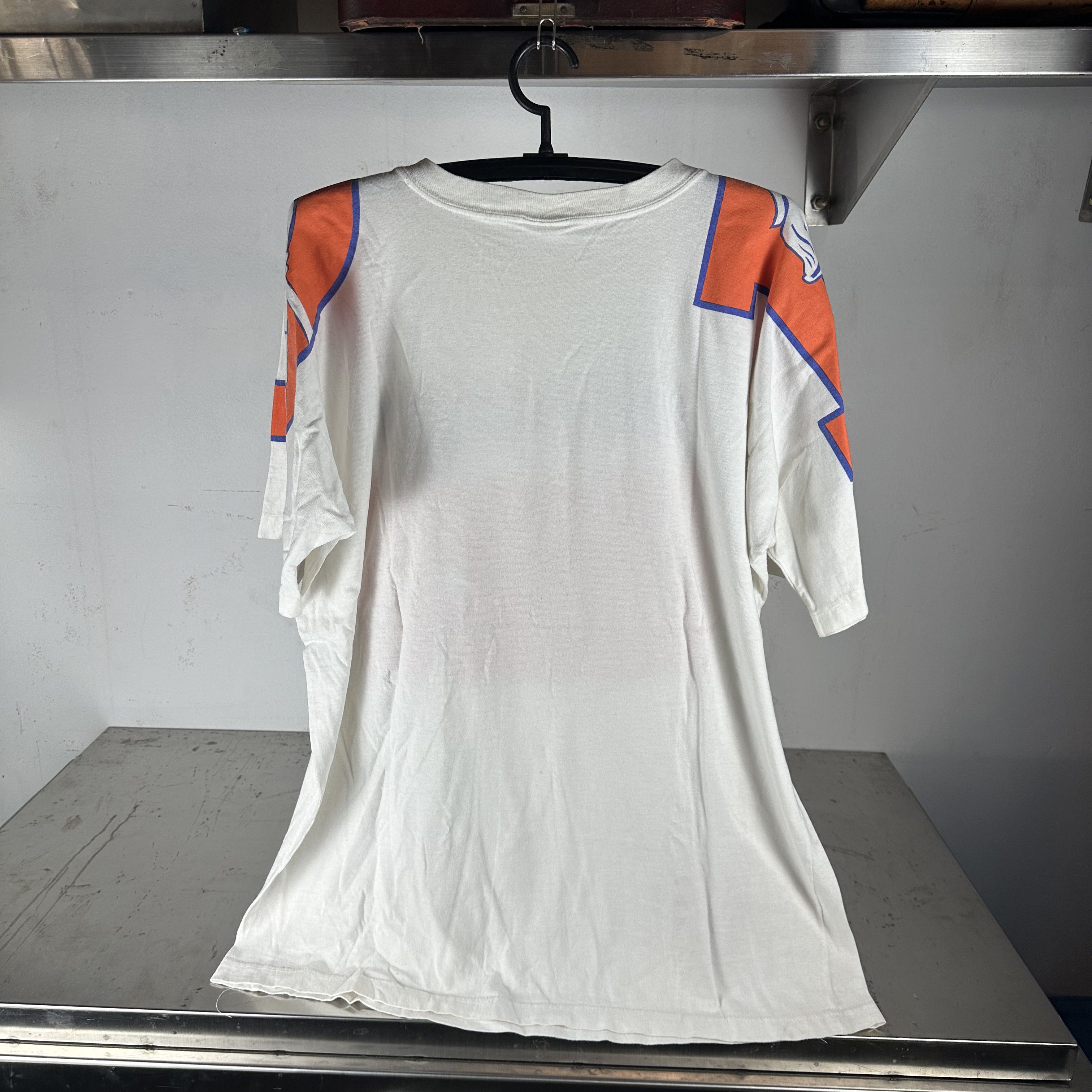 Vintage ​Vintage 90s Denver Broncos NFL Apex One Graphic XL T-shirt Size US XL / EU 56 / 4 - 5 Thumbnail
