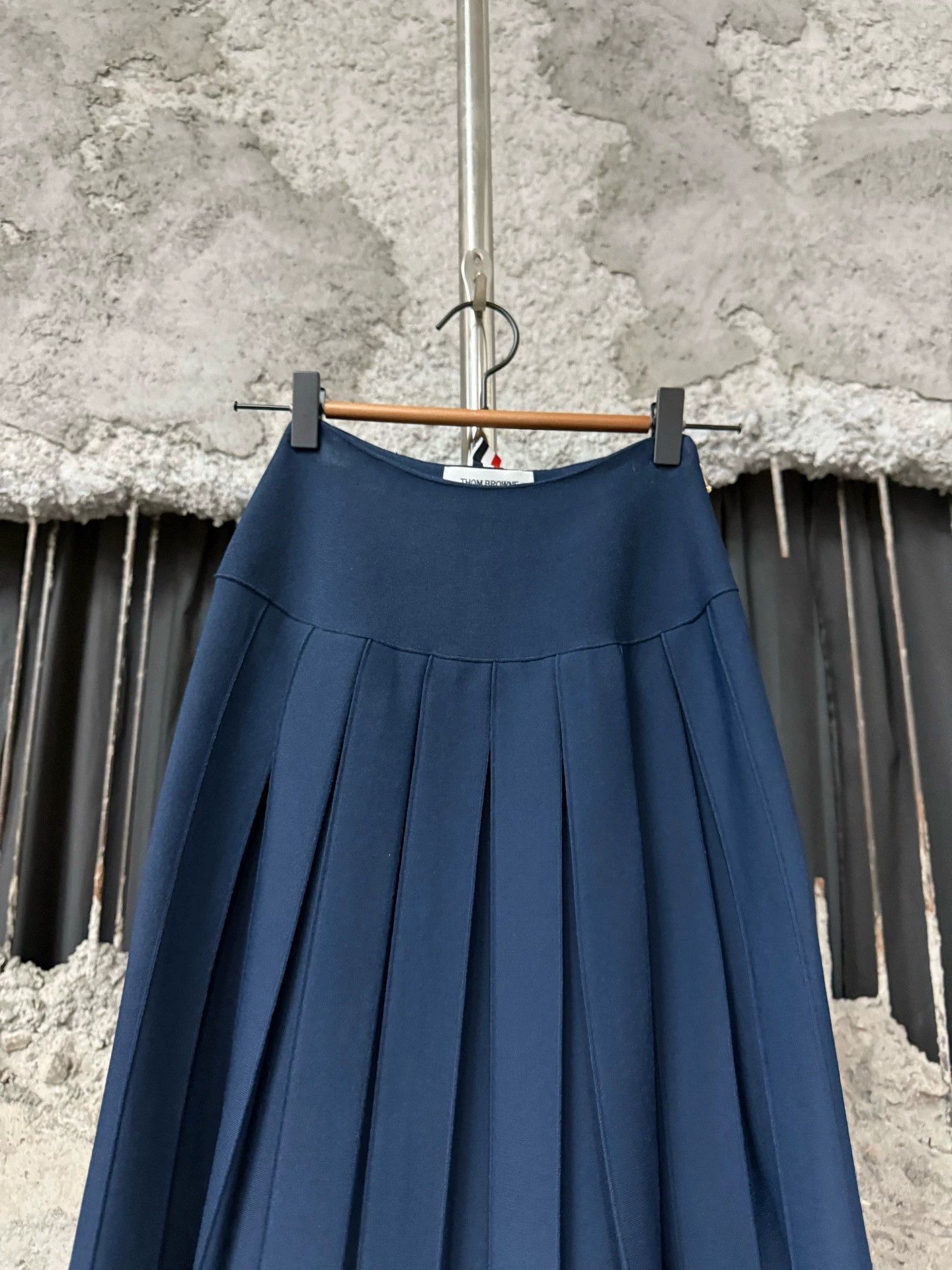 Thom Browne Tb Pleated Skirt 36 Like New in Blue, Women's (Size 25) — image 3 of 6