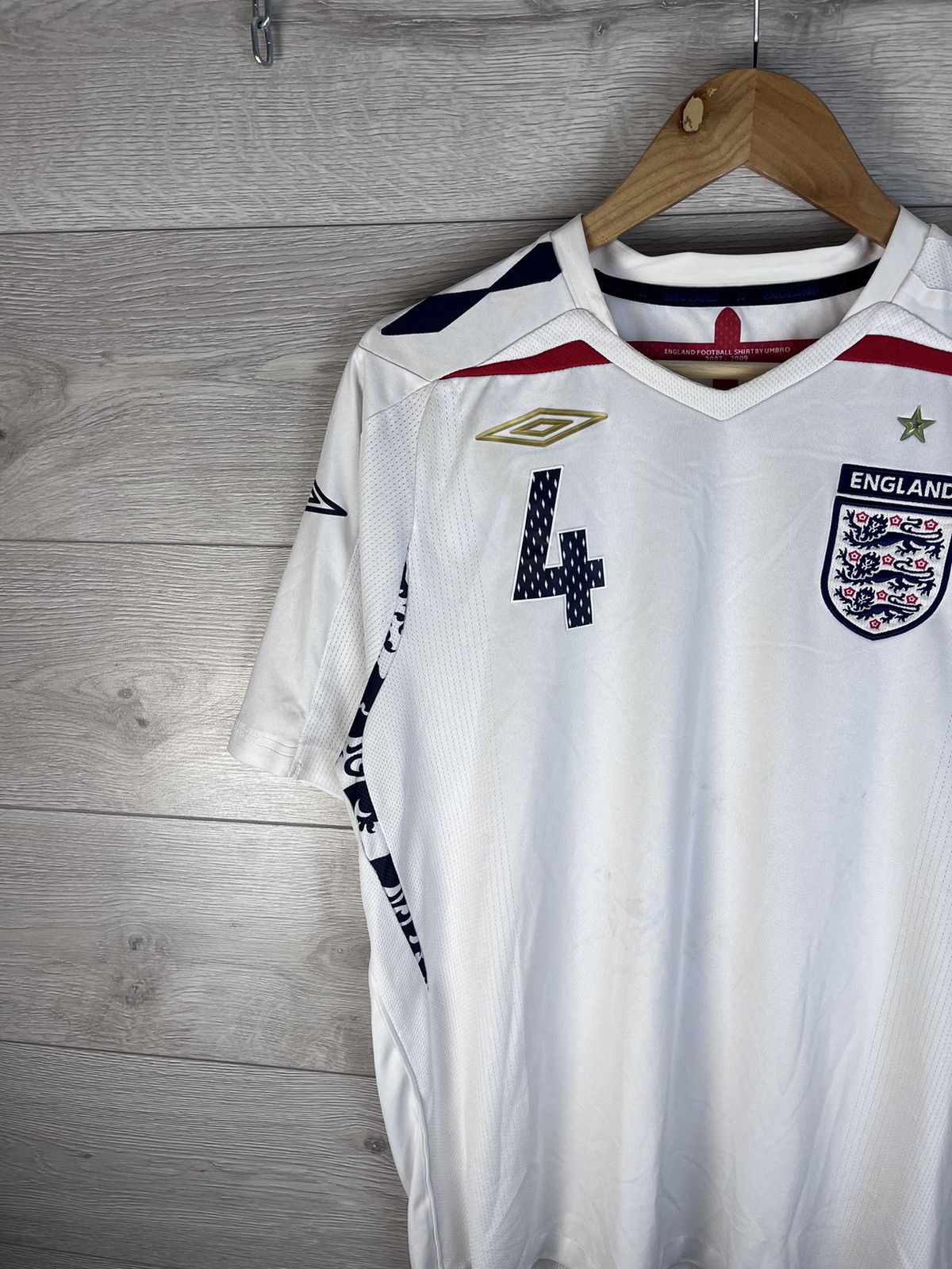 Umbro Vintage football t-shirt Umbro England #4 Gerrard size M 07s Size US M / EU 48-50 / 2 - 3 Thumbnail
