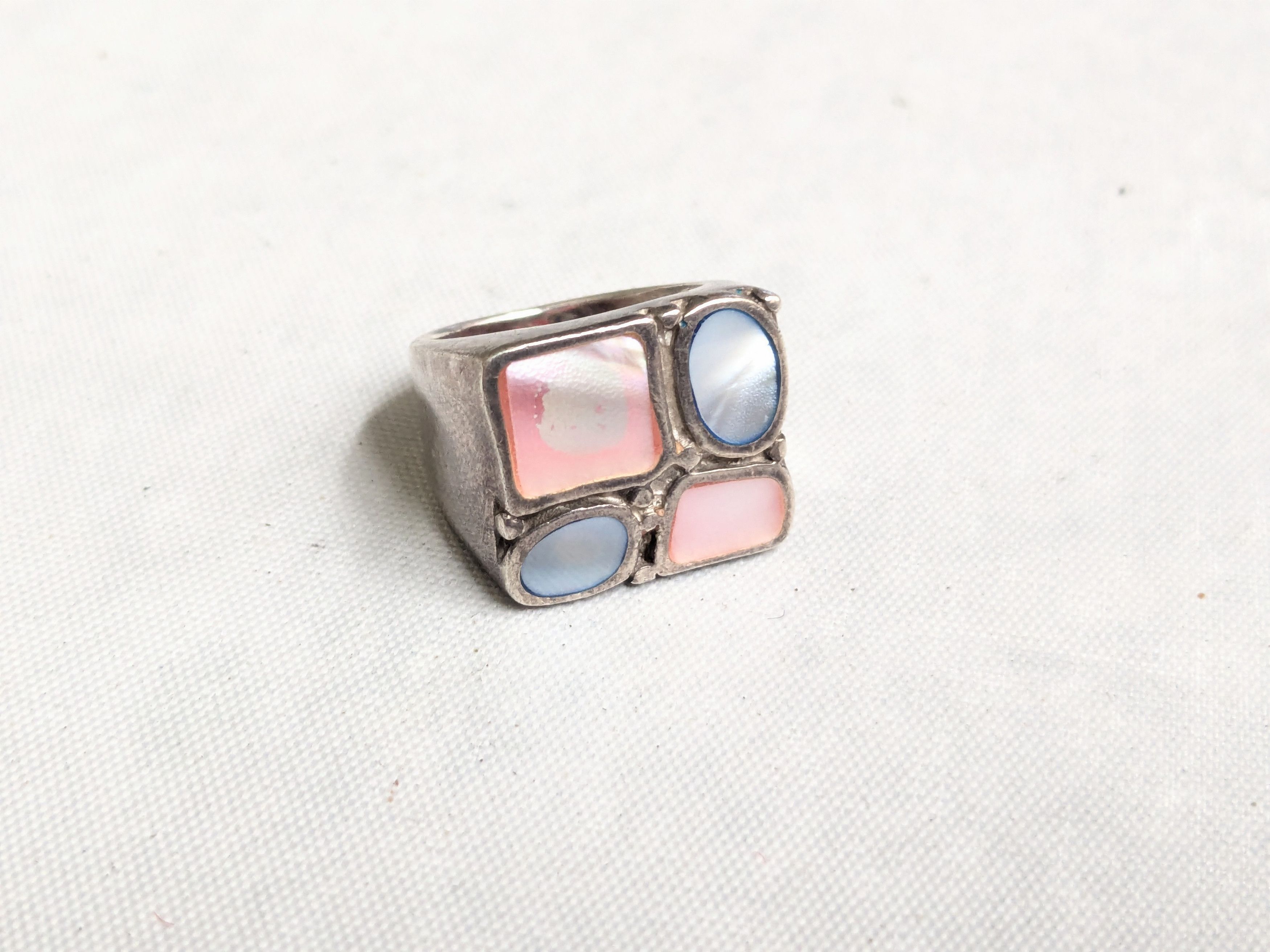 Jewelry Vintage Sterling Silver Ring MOP 7.75 Pink Blue Y2K Abstract Size ONE SIZE - 1 Thumbnail