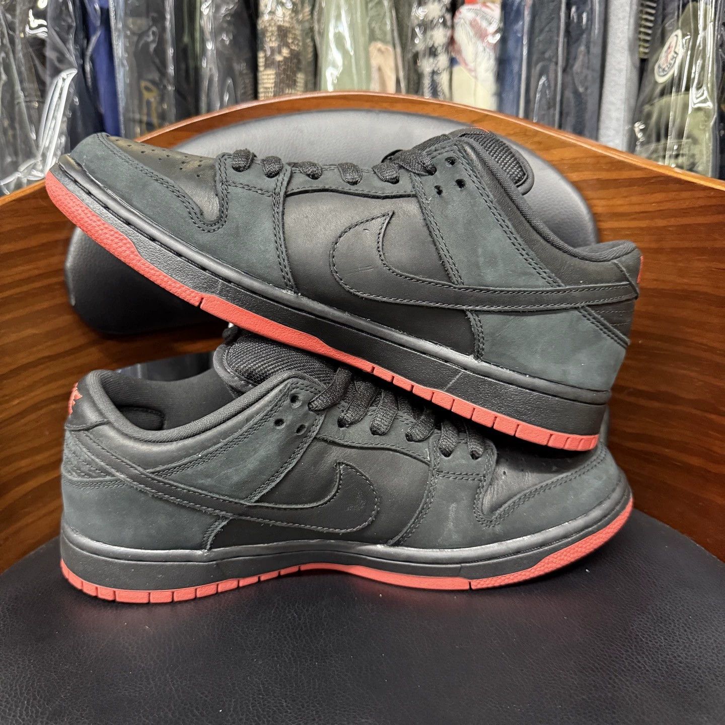 Nike Nike SB Dunk Low Black Pigeon Black-Red 42.5 DS Size US 9.5 / EU 42-43 - 7 Thumbnail
