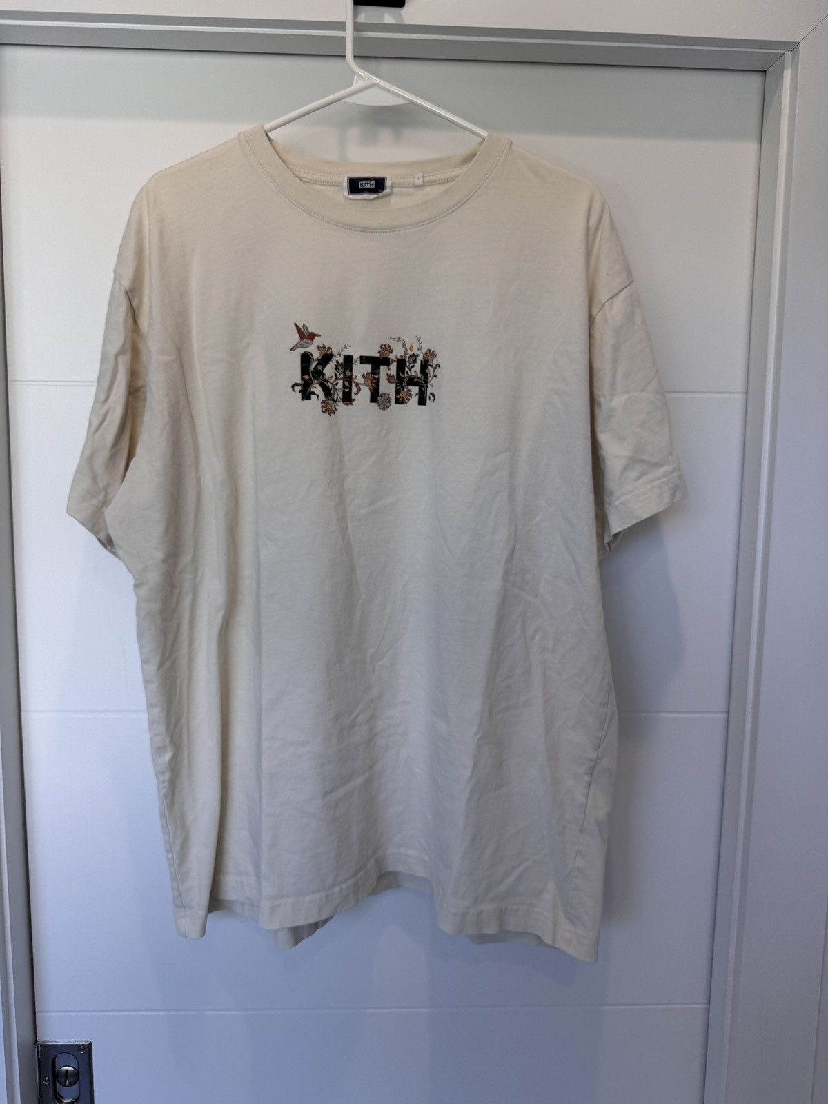 Kith Kith Jacobean Logo Sandrift Vintage Tee Size XL Size US XL / EU 56 / 4 - 1 Thumbnail