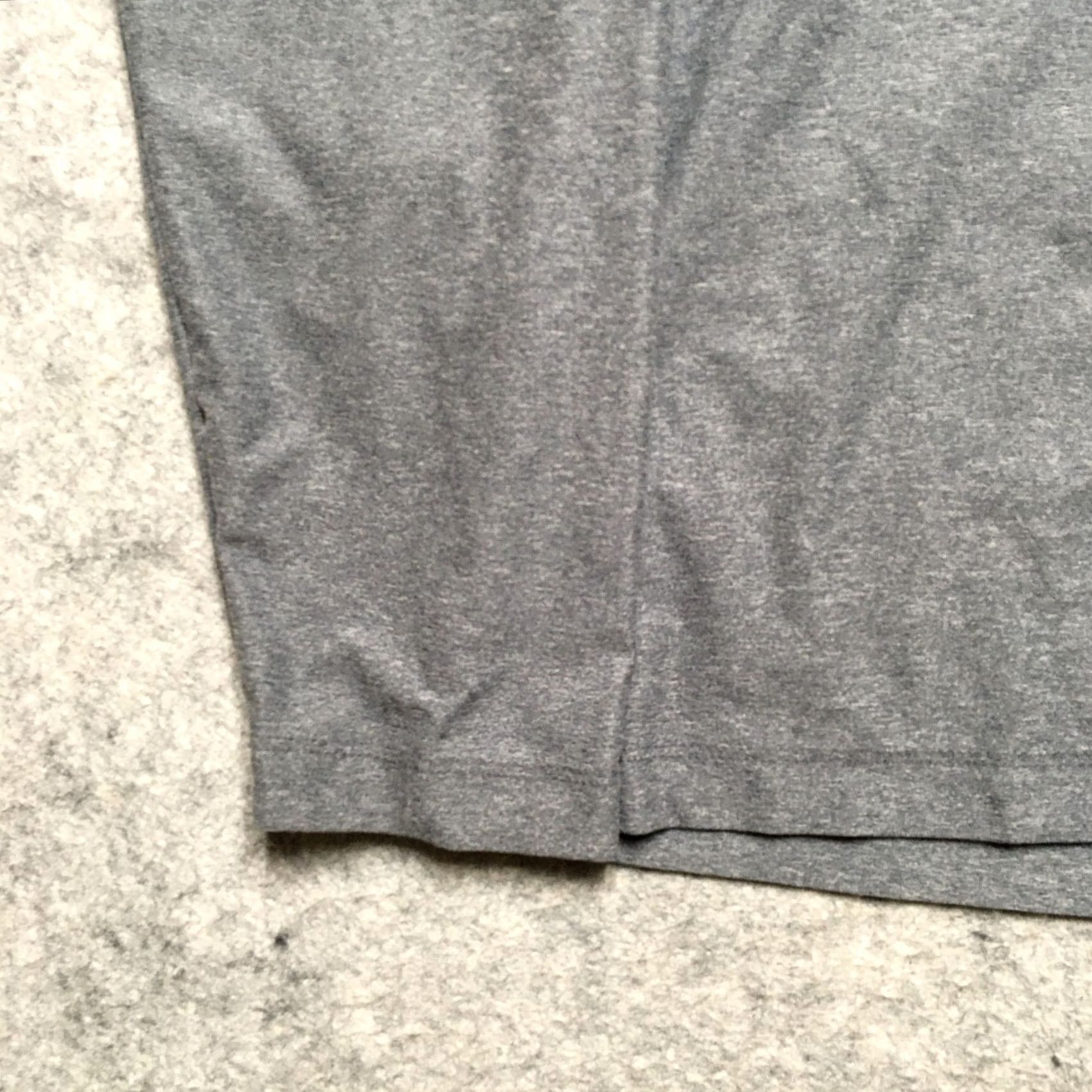 Rhone Rhone Mens Gray Long Sleeve Hooded Lightweight Performance Shirt Shirt Pullover Activewear Tagless Gym Training L Mens Gray 90s Size US L / EU 52-54 / 3 - 2 Thumbnail