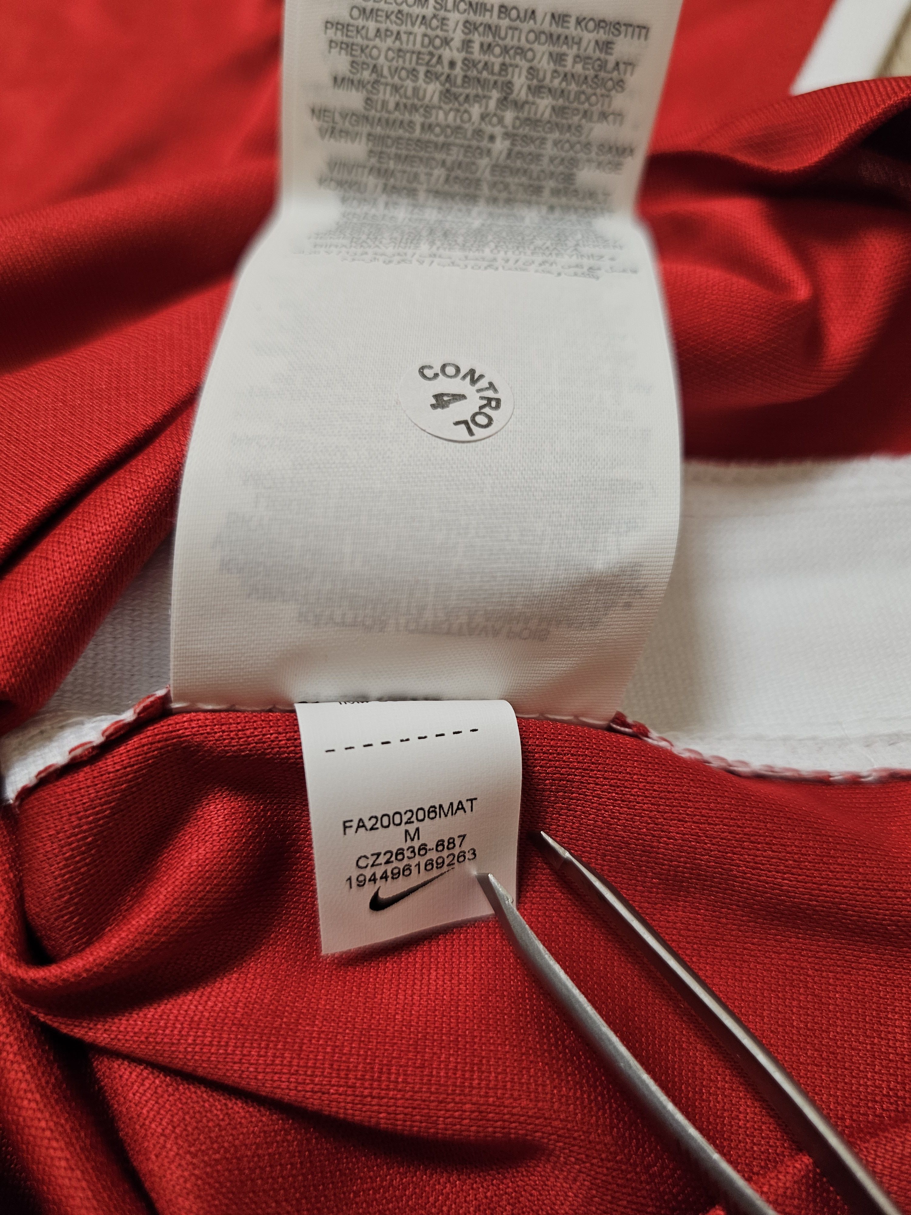All Sport × Nike LIVERPOOL 2020 2021 HOME FOOTBALL SHIRT SOCCER JERSEY Size US M / EU 48-50 / 2 - 10 Thumbnail