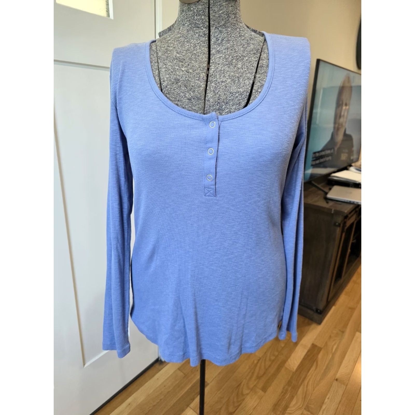 Eddie Bauer Eddie Bauer Henley T-Shirt Long Sleeve Snap Blue Medium Womens L Size L / US 10 / IT 46 - 3 Thumbnail