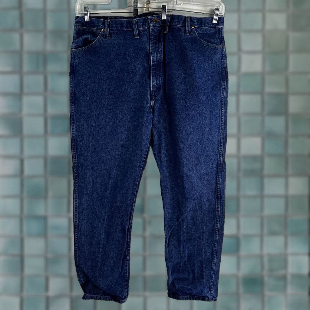 Wrangler VINTAGE Wrangler Jeans Men's Size 46 Blue Denim Straight Leg Relaxed Fit 90s Casual Size US 30 / EU 46 - 1 Thumbnail