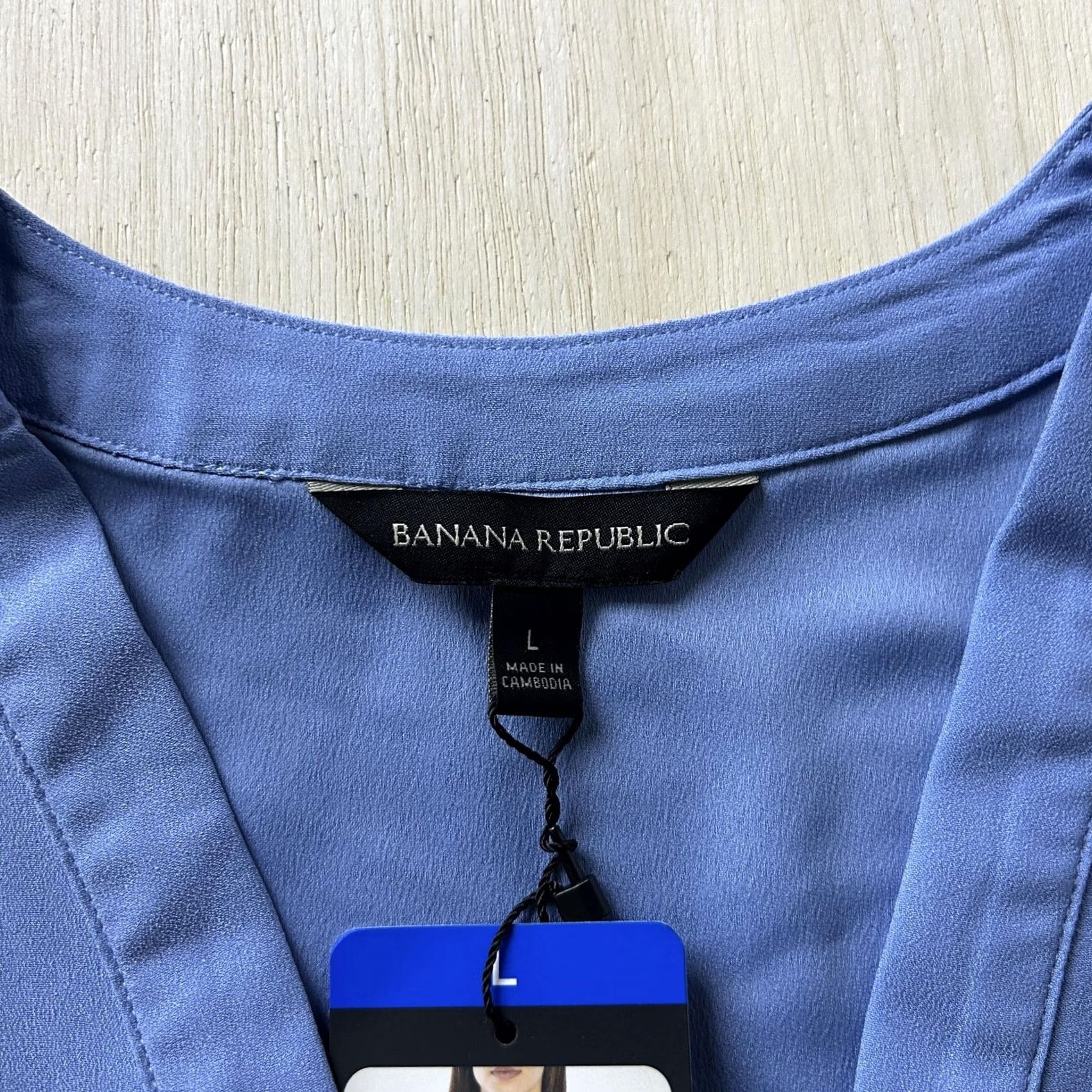 Banana Republic Banana Republic Blouse Womens Large Blue V-Neck Cap Sleeve Workwear Top Size L / US 10 / IT 46 - 2 Thumbnail