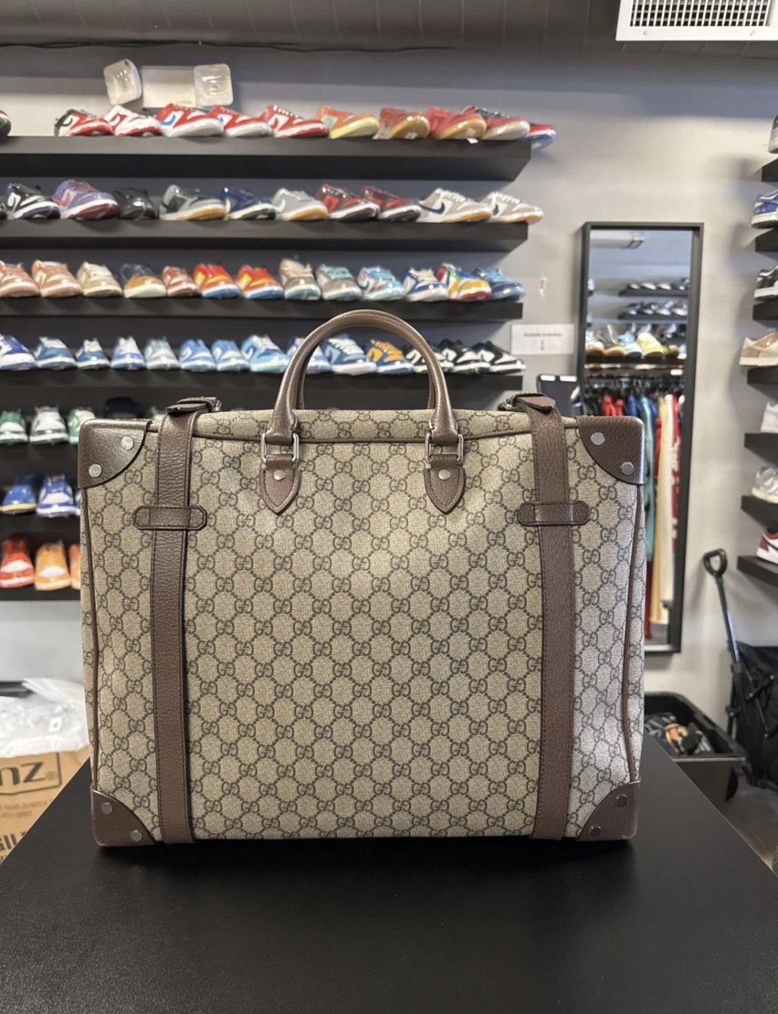 Gucci AUTHENTIC Gucci Beige GG Supreme Trunk Holdall Tote Brown Size ONE SIZE - 1 Thumbnail