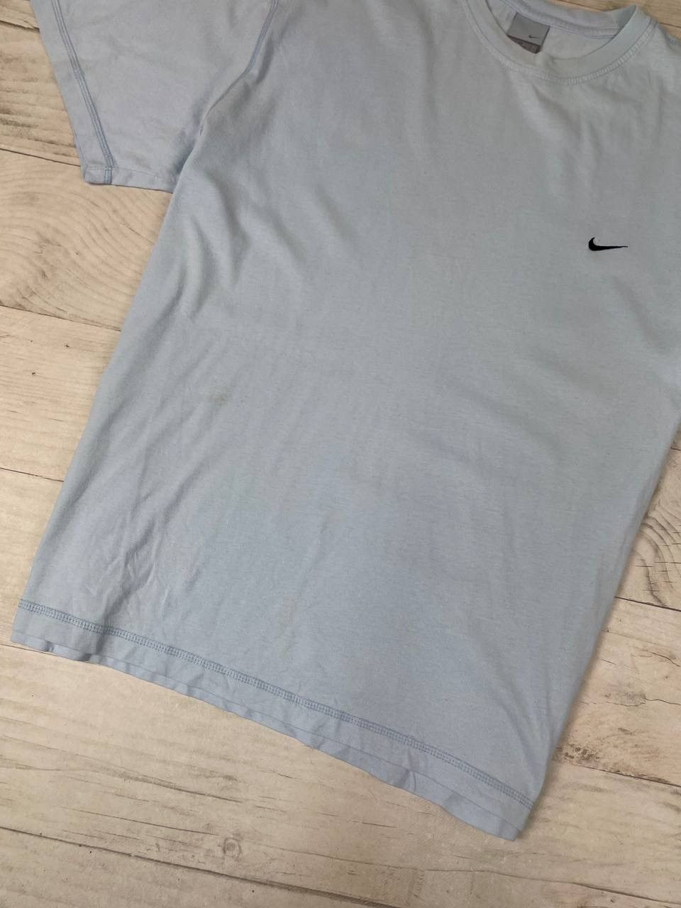 Nike Vintage Nike Logo Swoosh 2000s T Shirt Size US XL / EU 56 / 4 - 3 Thumbnail