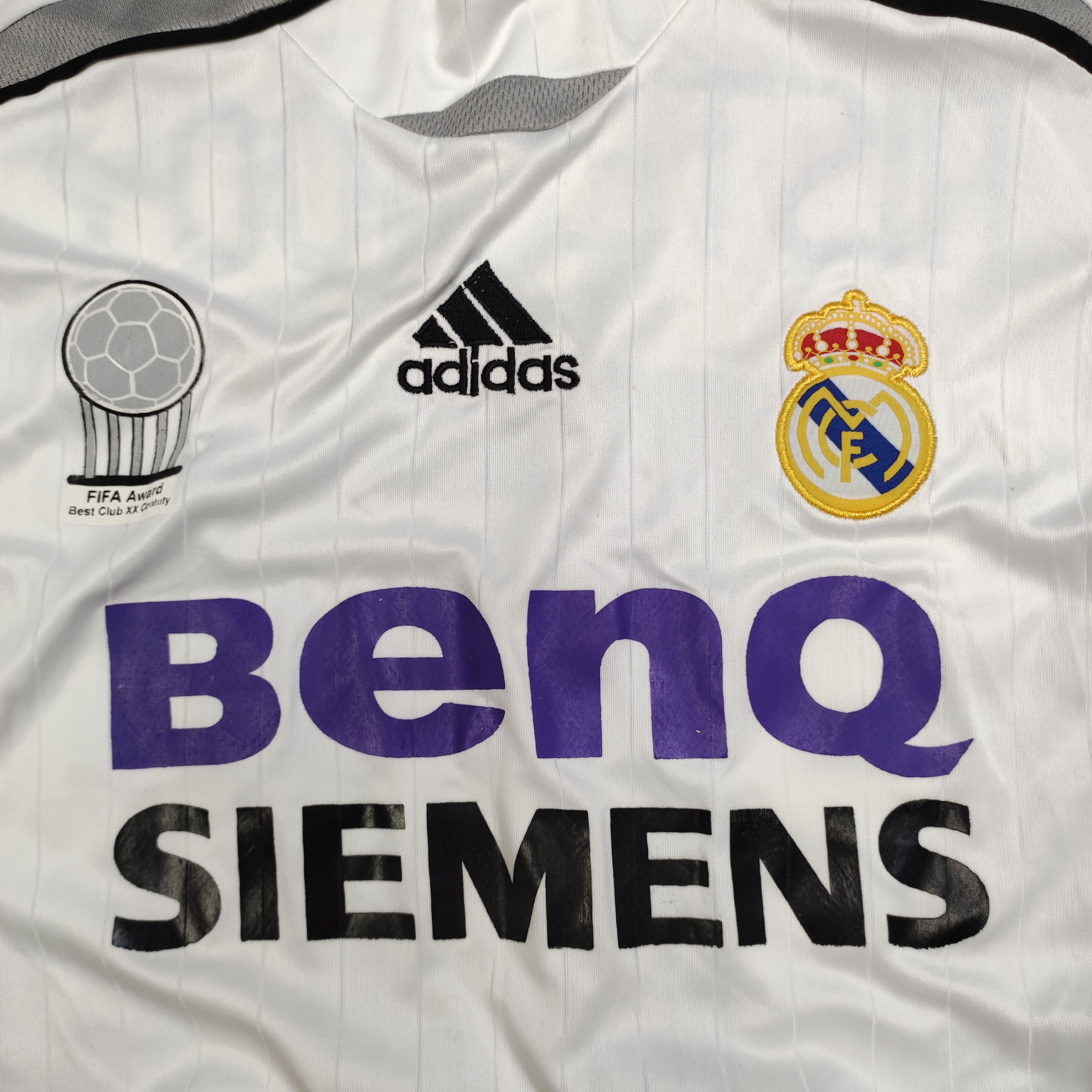 Vintage RARE 2006 Real Madrid Van Nistelrooy #17 Long Home Jersey Size US M / EU 48-50 / 2 - 5 Thumbnail