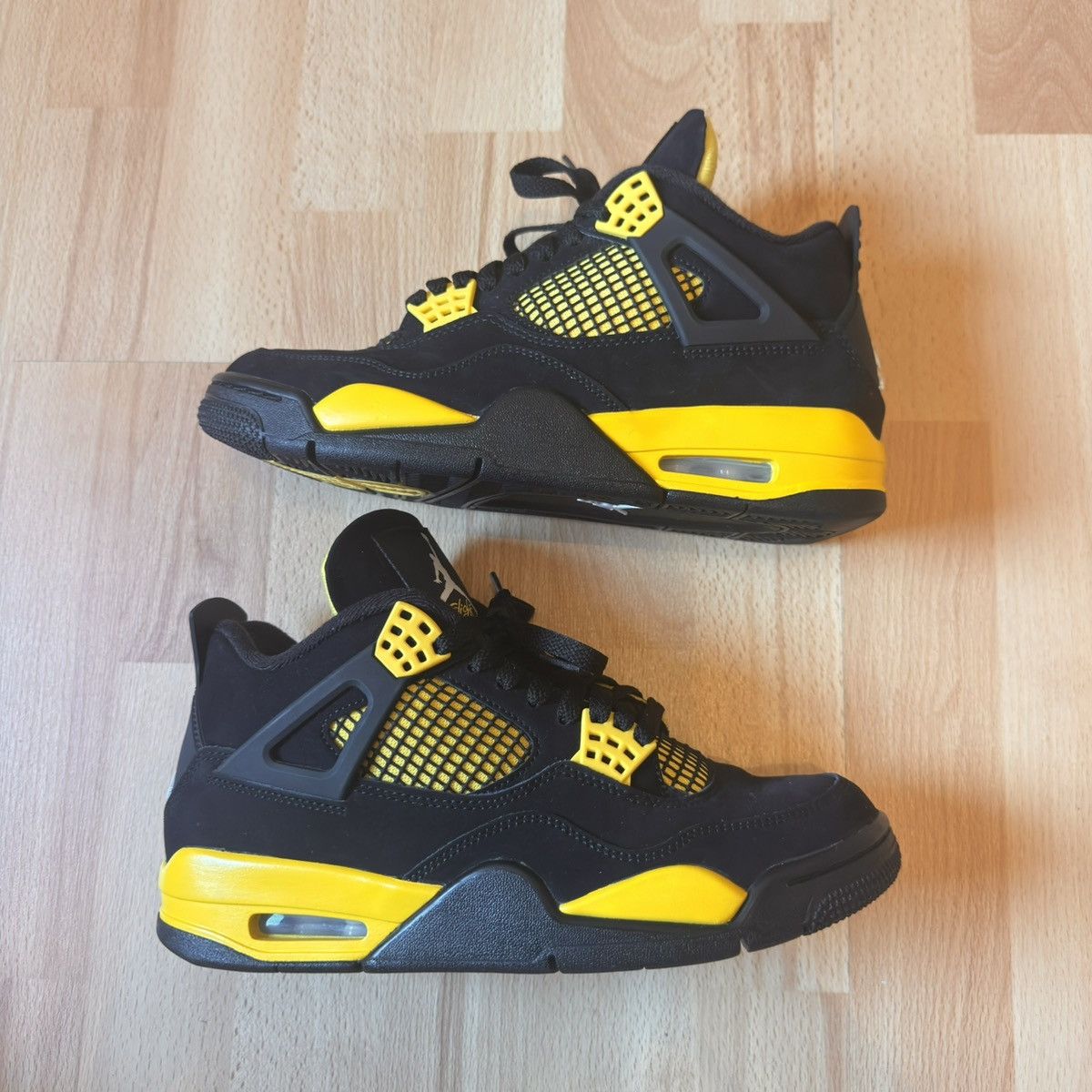 Jordan Brand Jordan 4 thunder 2023 Size US 7.5 / EU 40-41 - 3 Thumbnail