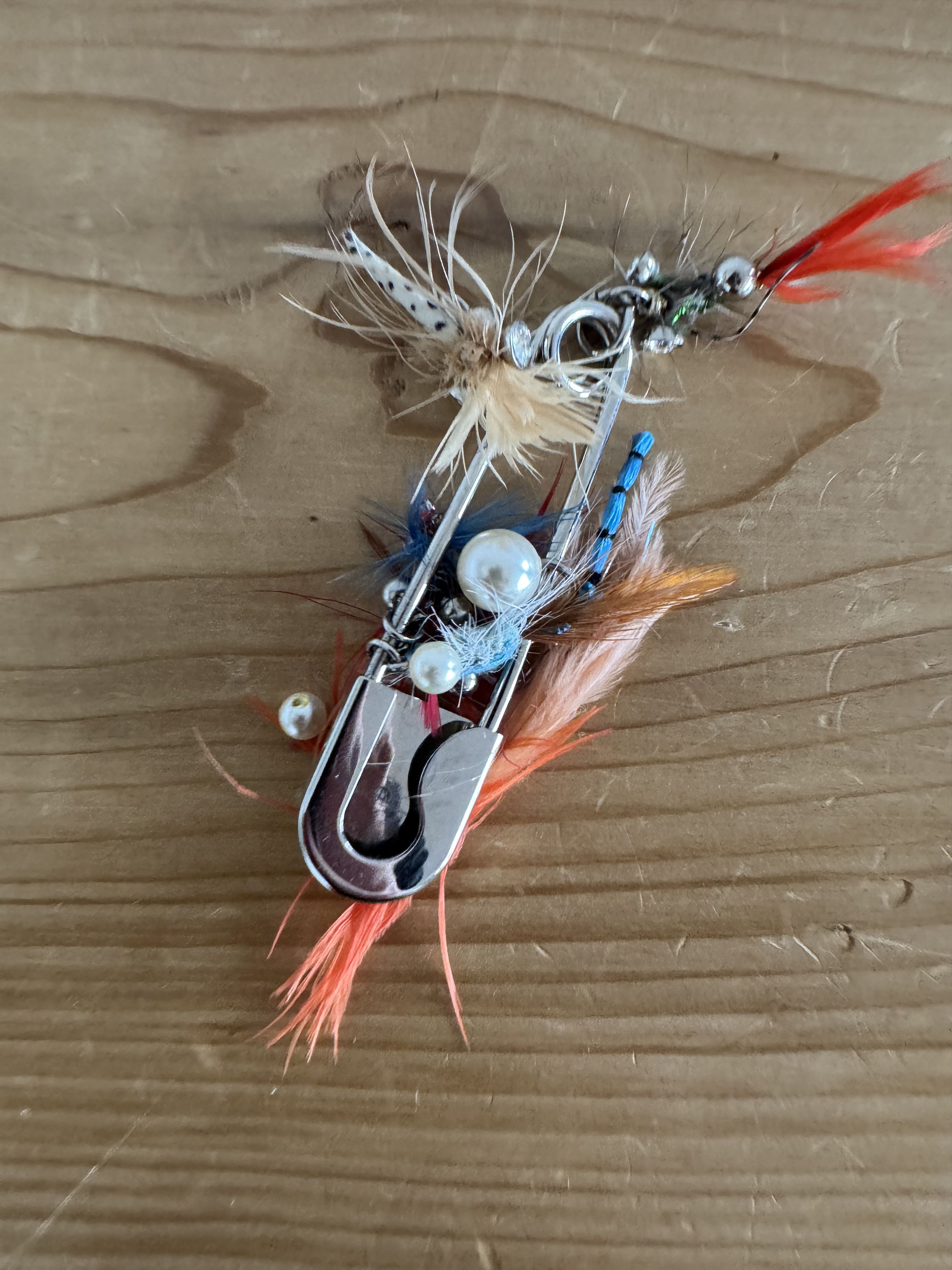 Burberry Feather & Pearl Kilt Pin Charm Size ONE SIZE - 2 Thumbnail