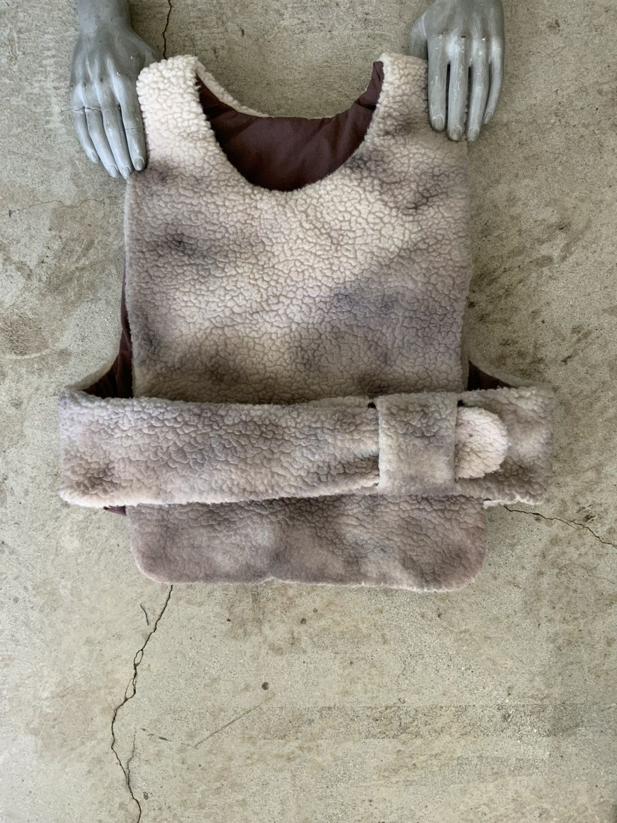 Kanye West × Yeezy YEEZY SEASON WYOMING SAMPLE REVERSIBLE SHERPA FLEECE VEST Size US L / EU 52-54 / 3 - 1 Thumbnail
