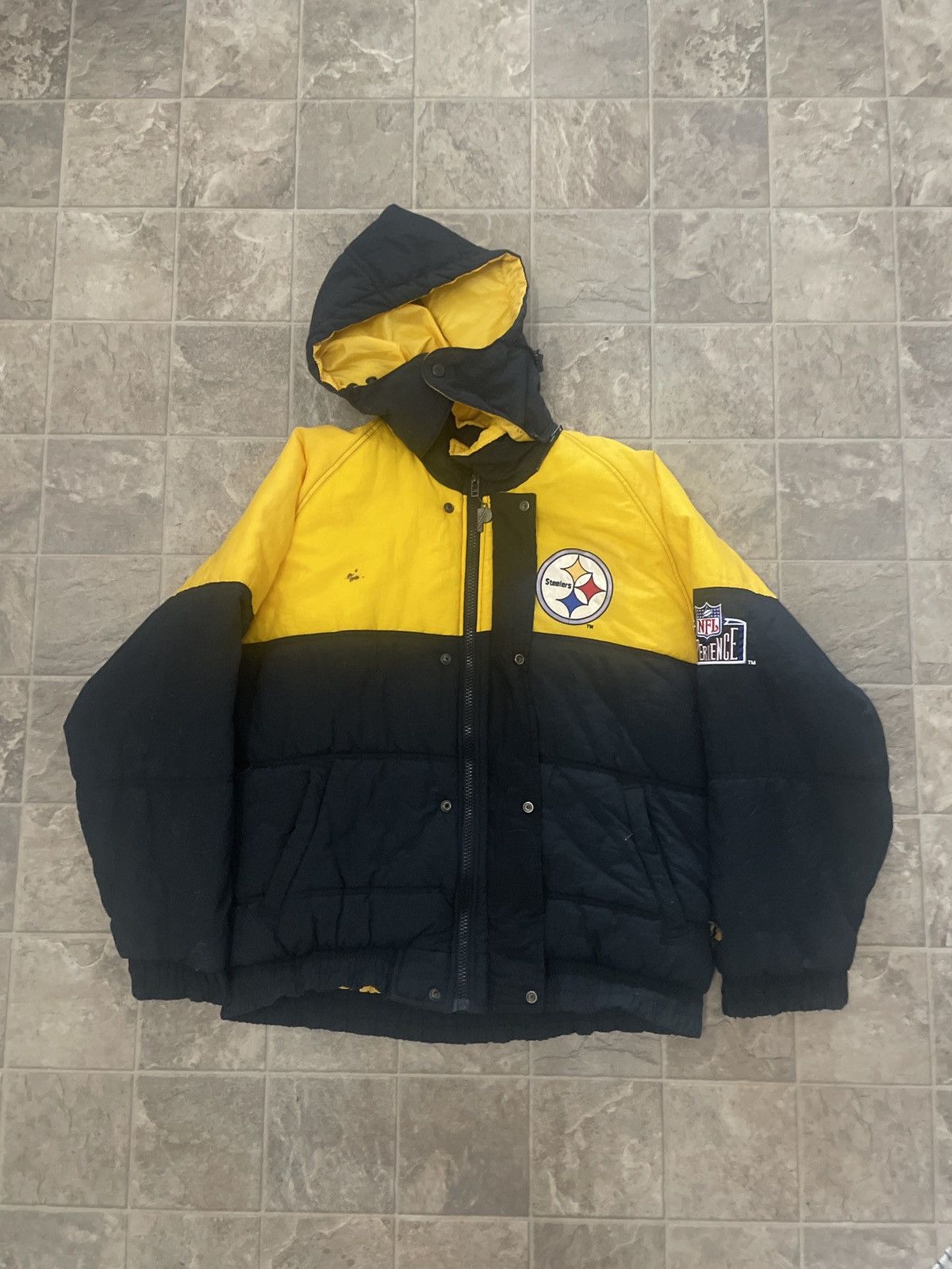 Pro Player Vintage Pittsburgh Stealers Puffer Jacket / Pro Player Size US L / EU 52-54 / 3 - 1 Thumbnail