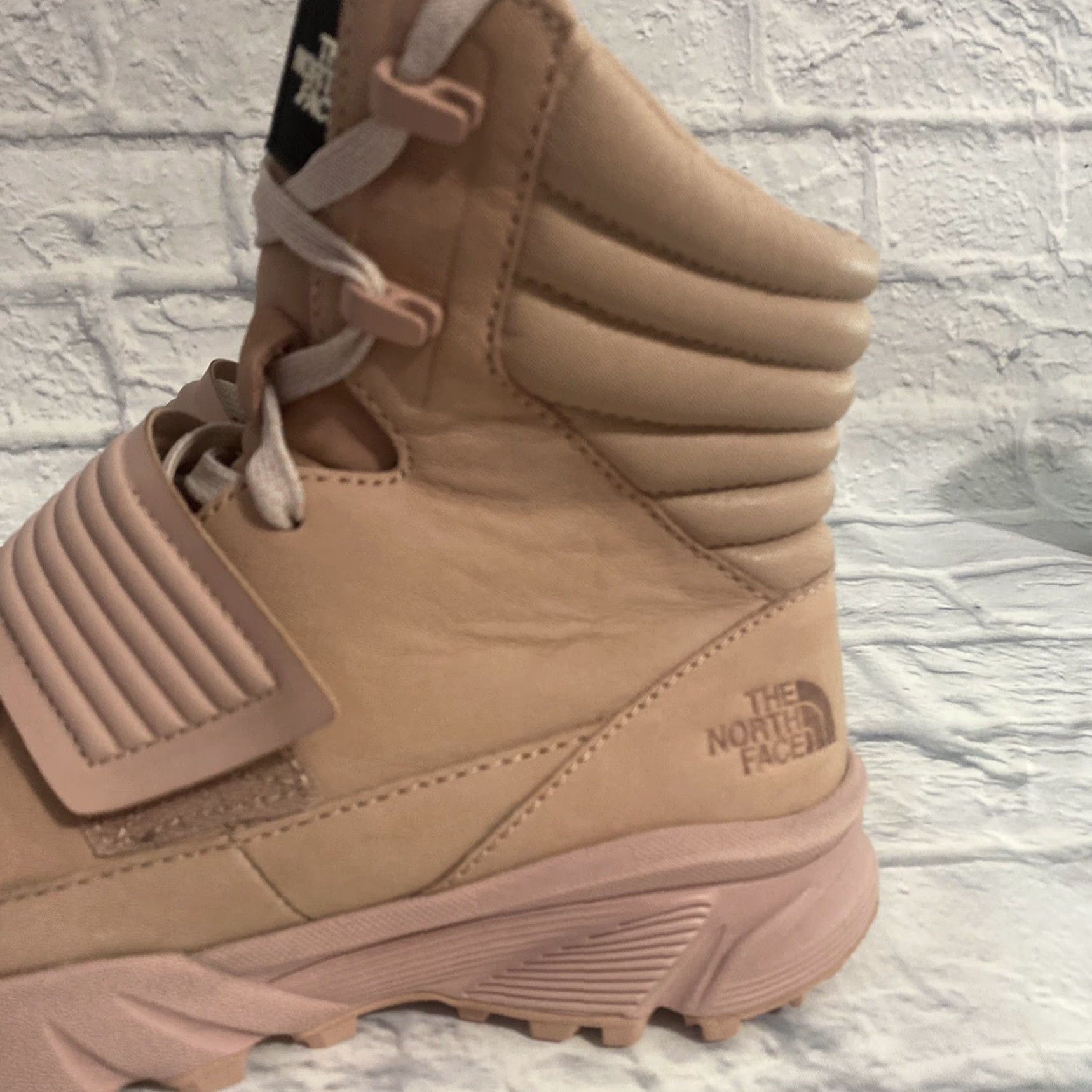 The North Face The North Face Raedonda Sneaker Mid Boot Misty Rose Pink Women's Size 6.5 EUC Size US 7 / IT 37 - 7 Thumbnail