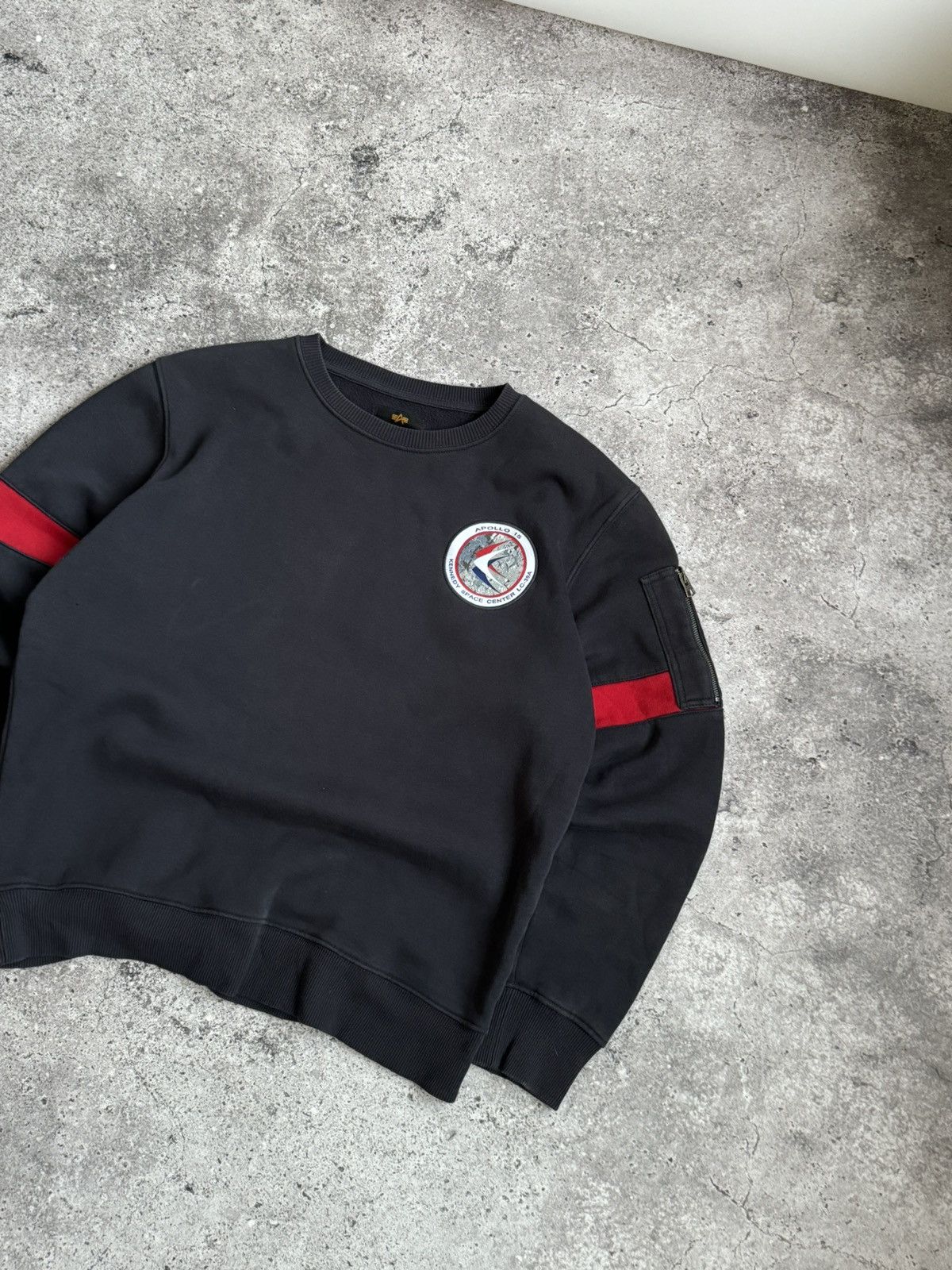 Alpha Industries × Vintage Vintage Alpha Industries x NASA big logo sweatshirt Size US S / EU 44-46 / 1 - 13 Thumbnail