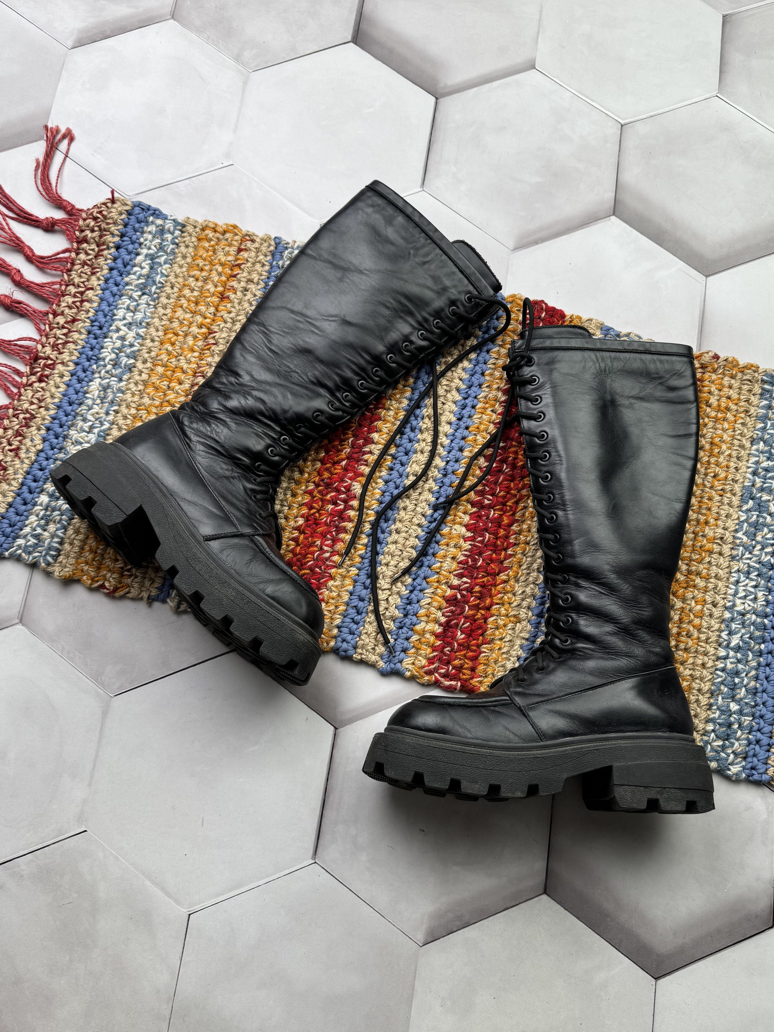 Vintage Vintage Leather Oversized Boots Size US 9 / IT 39 - 1 Thumbnail
