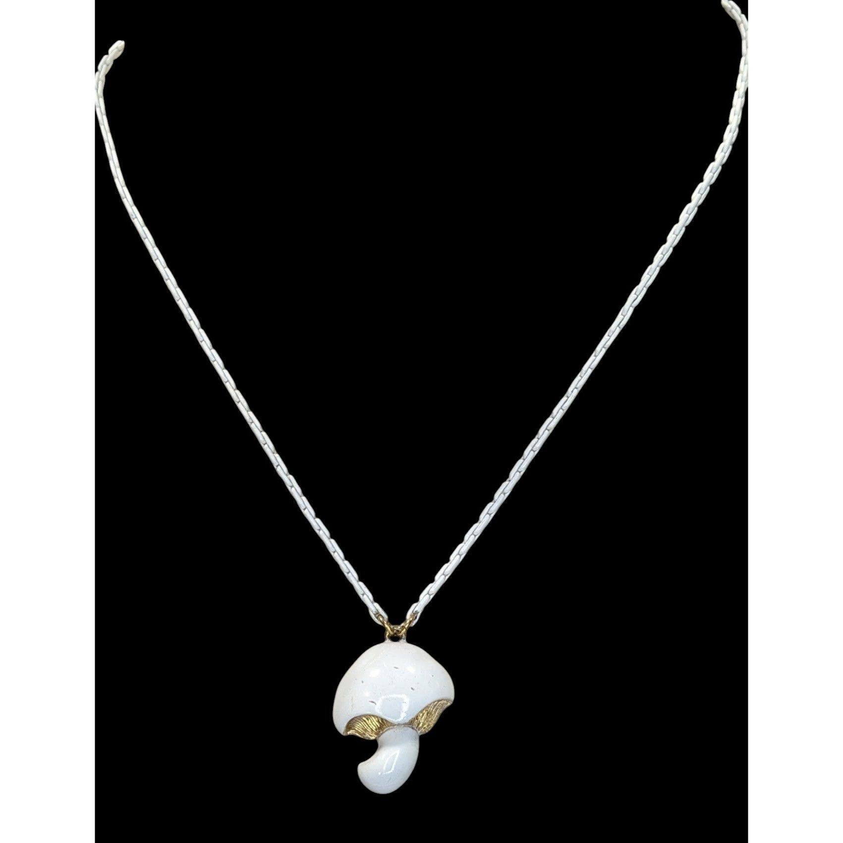 Monet Vintage Monet Cottagecore Mushroom White And Gold Pendant Ne Size ONE SIZE - 2 Thumbnail