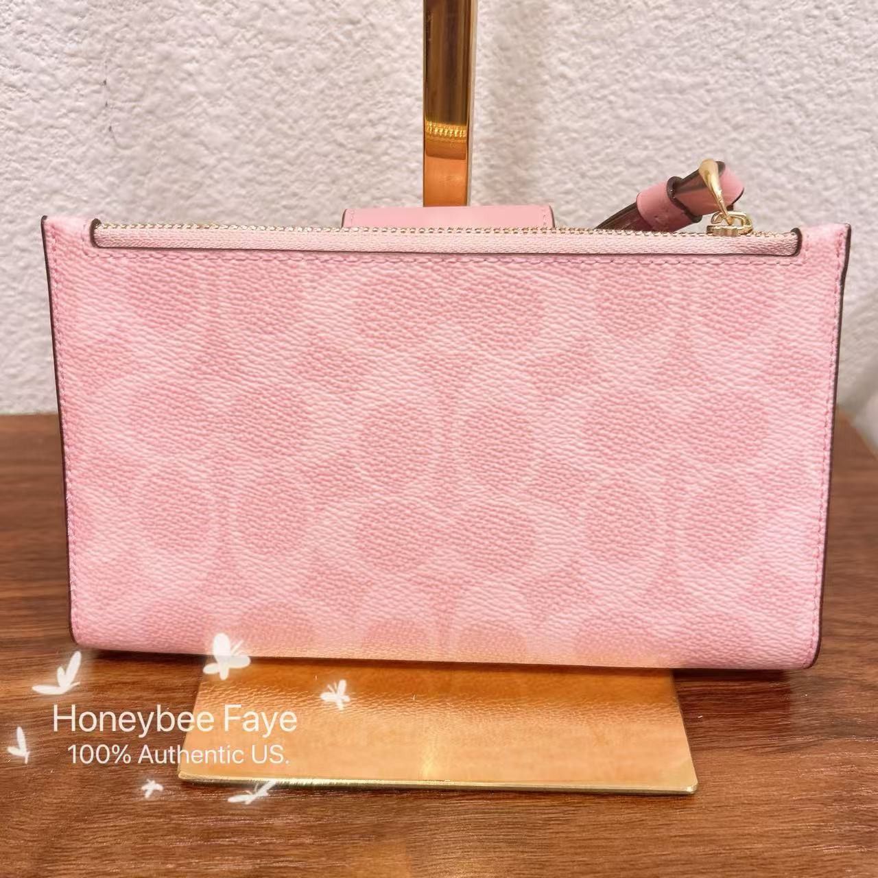 Coach NWT Coach Phone Wallet In Signature Canvas CW780 Size ONE SIZE - 6 Thumbnail