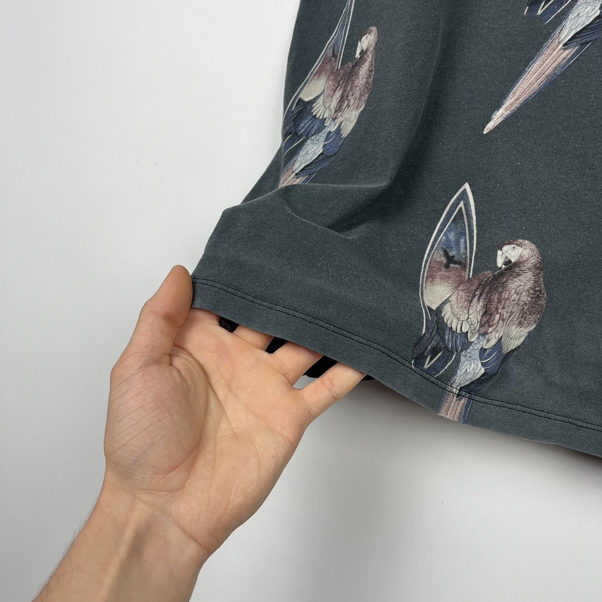 Allsaints Designer Allsaints surfin bird oversize fit y2k tee Size US M / EU 48-50 / 2 - 14 Thumbnail