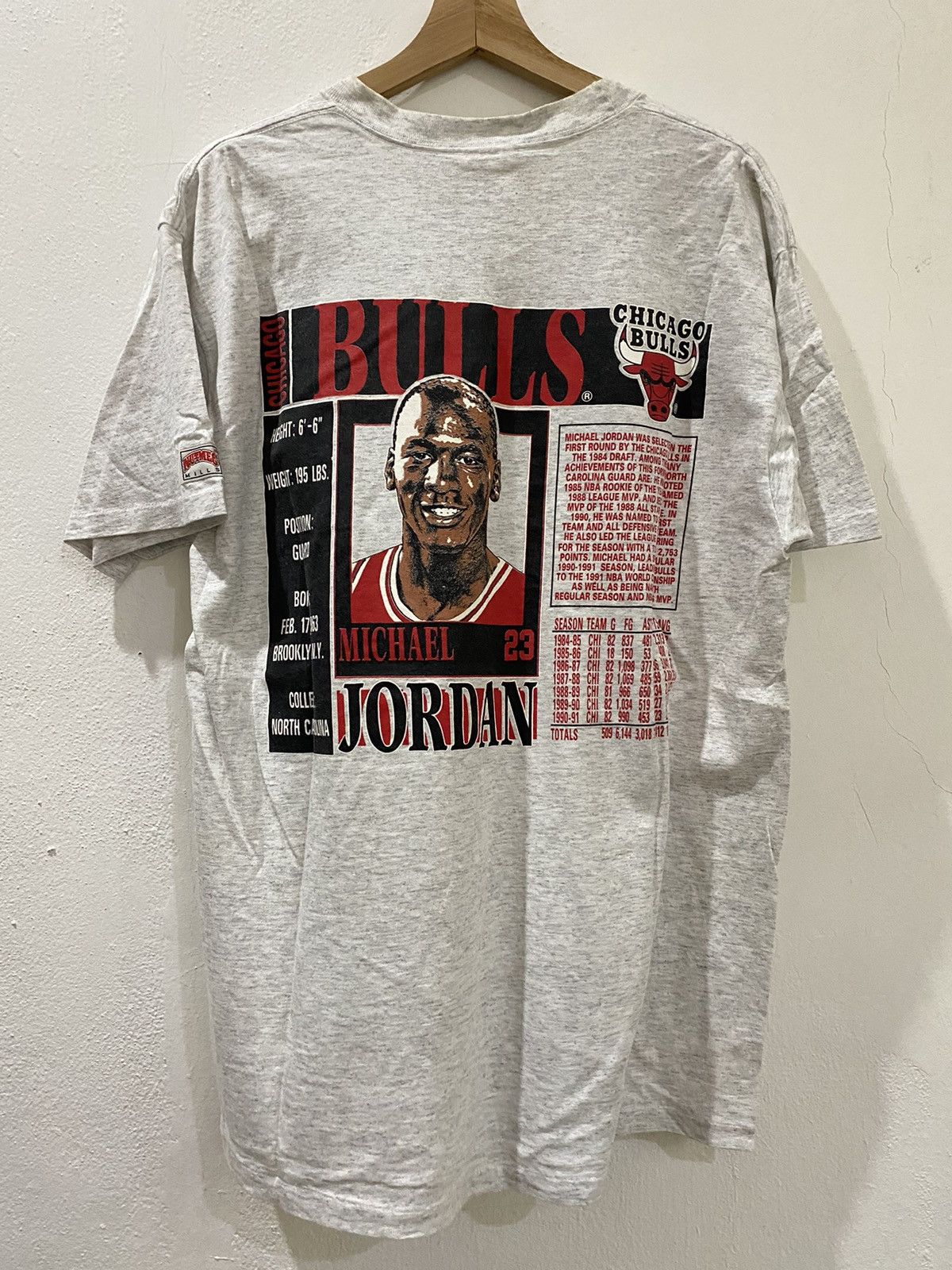 NBA × Nutmeg × Vintage 🔥 Vintage Michael Jordan Chicago Bulls Champions Size US L / EU 52-54 / 3 - 5 Thumbnail