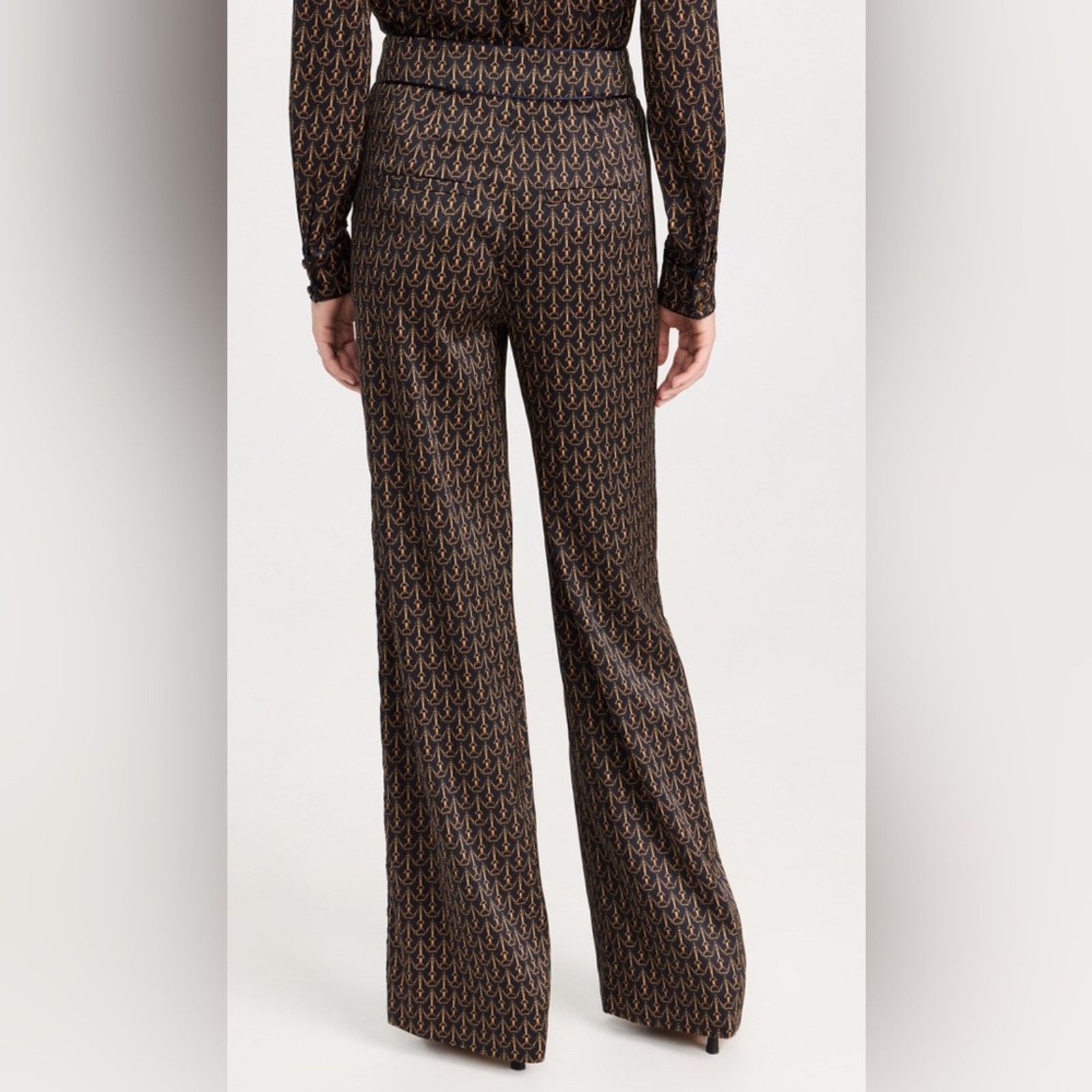 Veronica Beard Veronica Beard edit printed full length pants 33” inseam 6 Size 28" / US 6 / IT 42 - 2 Thumbnail