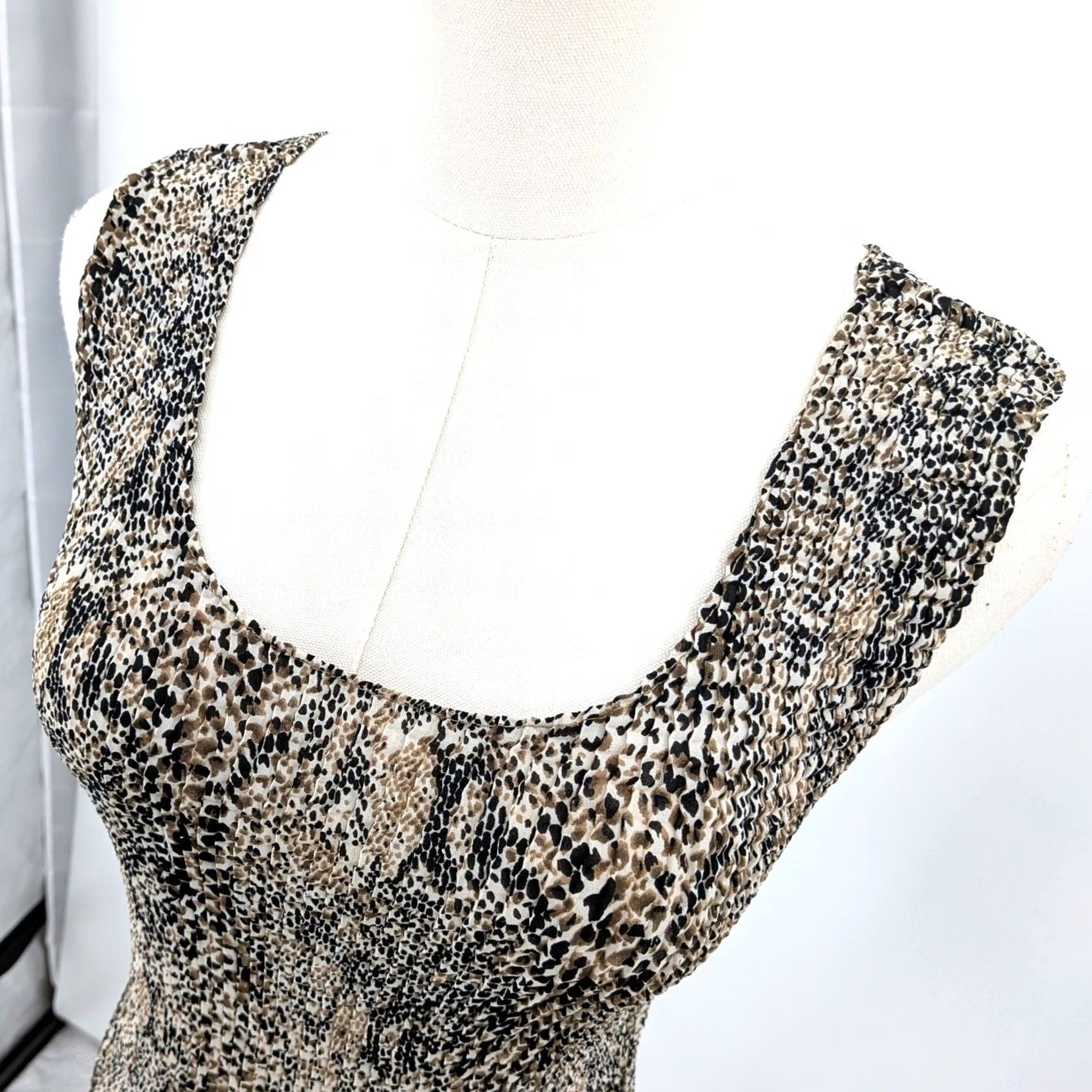 Vintage Nicola Animal Print Smocked Tank Top Fitted Stretch Neutral Leopard Cami S Womens Tank S Brown Size S / US 4 / IT 40 - 4 Thumbnail