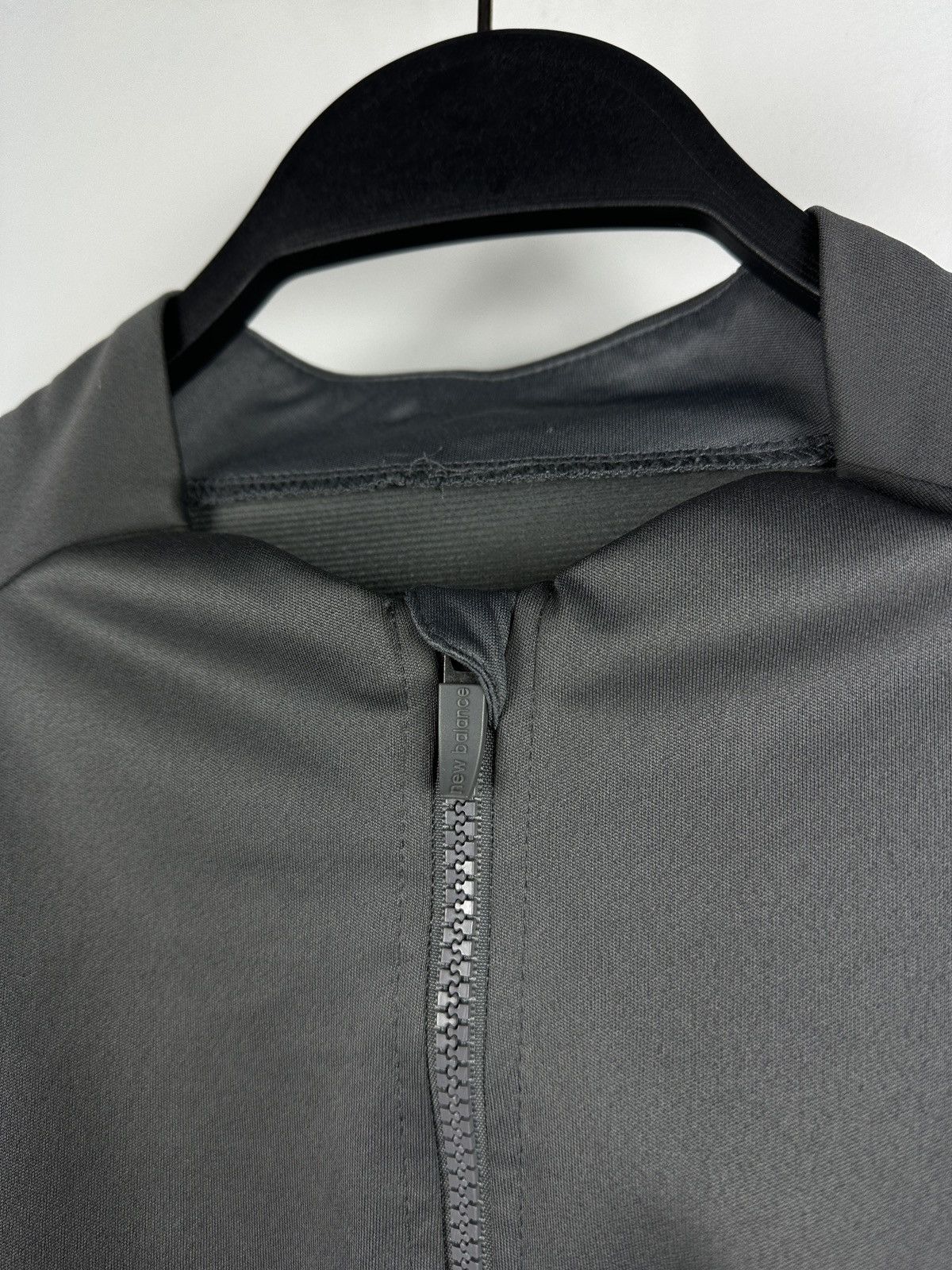 New Balance New Balance Liverpool Men’s Training Long Sleeve Jersey Size US XL / EU 56 / 4 - 4 Thumbnail
