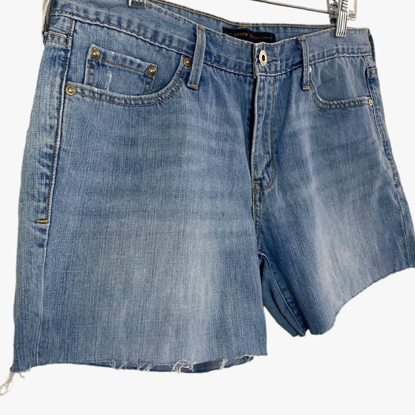 Levi's Levi's Boyfriend Jeans Shorts Womens 10 Blue Light Wash Raw-Hem Denim Shorts Size 32" / US 10 / IT 46 - 4 Thumbnail