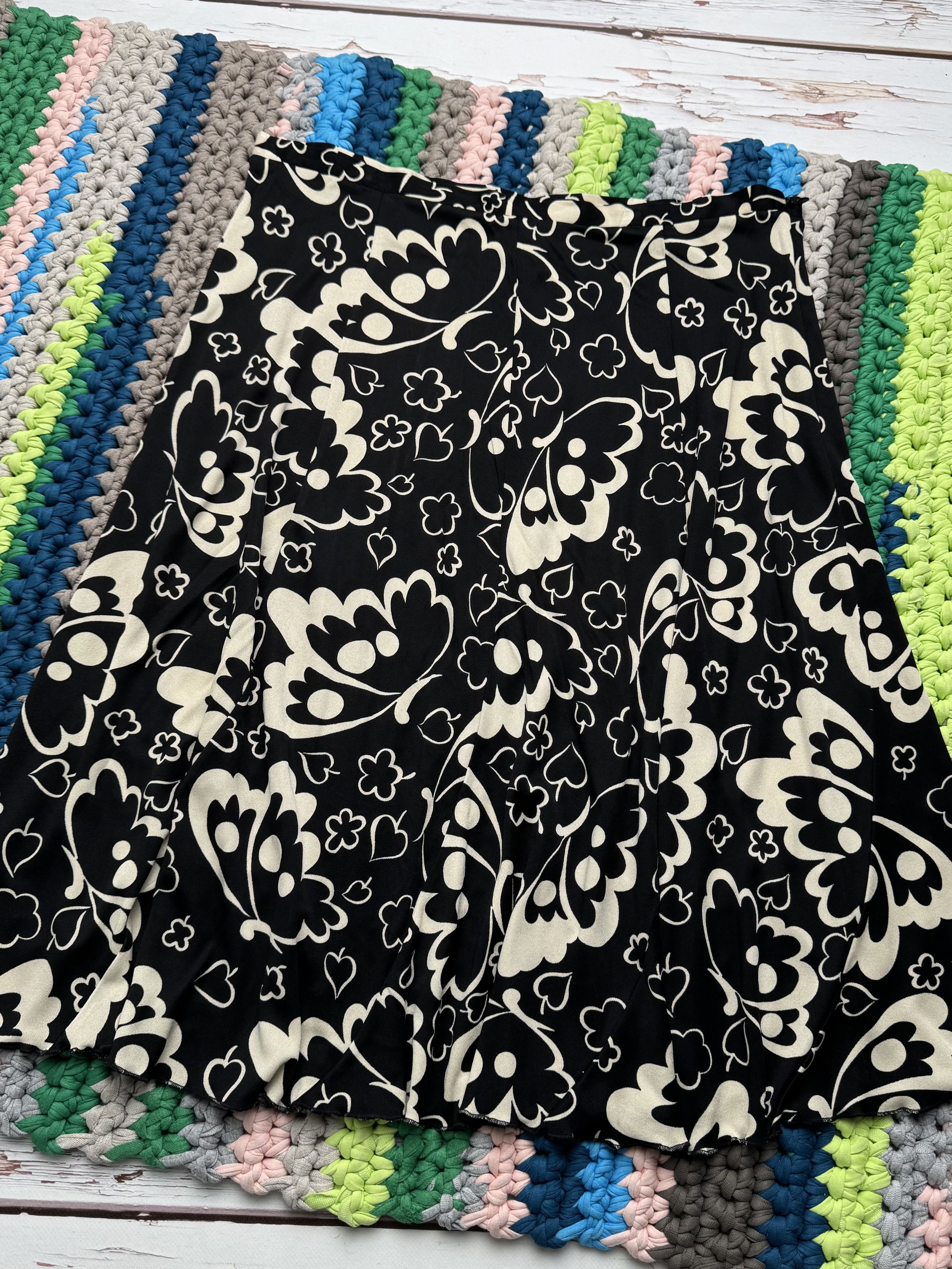 Moschino Moschino Cheap and Chic Vintage Flare Skirt (D10) Size 32" / US 10 / IT 46 - 2 Thumbnail