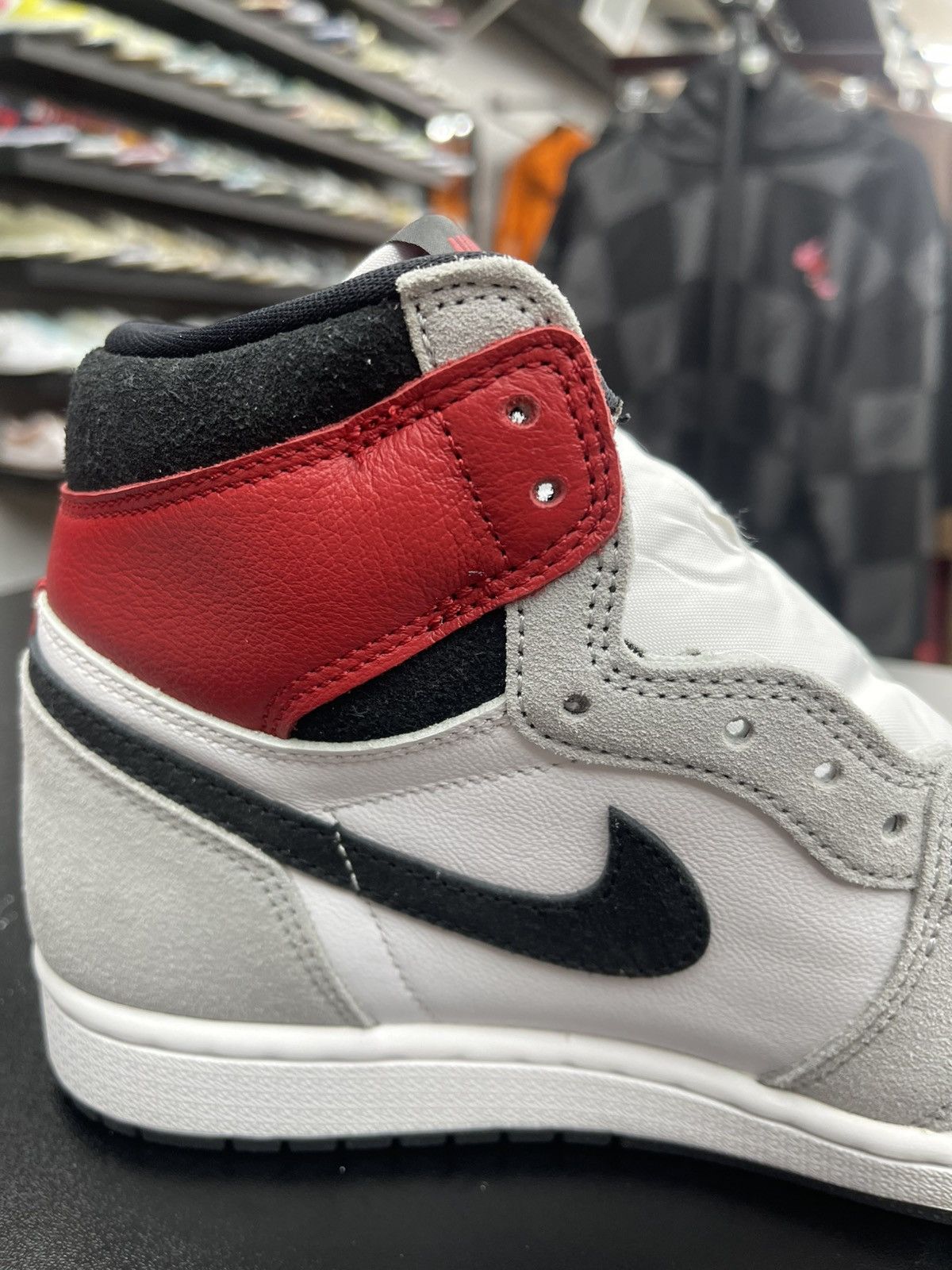 Jordan Brand Size 8 - Jordan 1 Retro High Light Smoke Grey Size US 8 / EU 41 - 7 Thumbnail