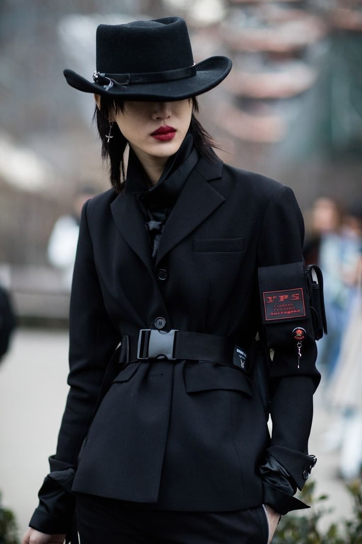 Hyein Seo HYEIN SEO 혜인서 FW16 Black Belted Blazer “LADY VENGEANCE” Size XS / US 0-2 / IT 36-38 - 20 Thumbnail