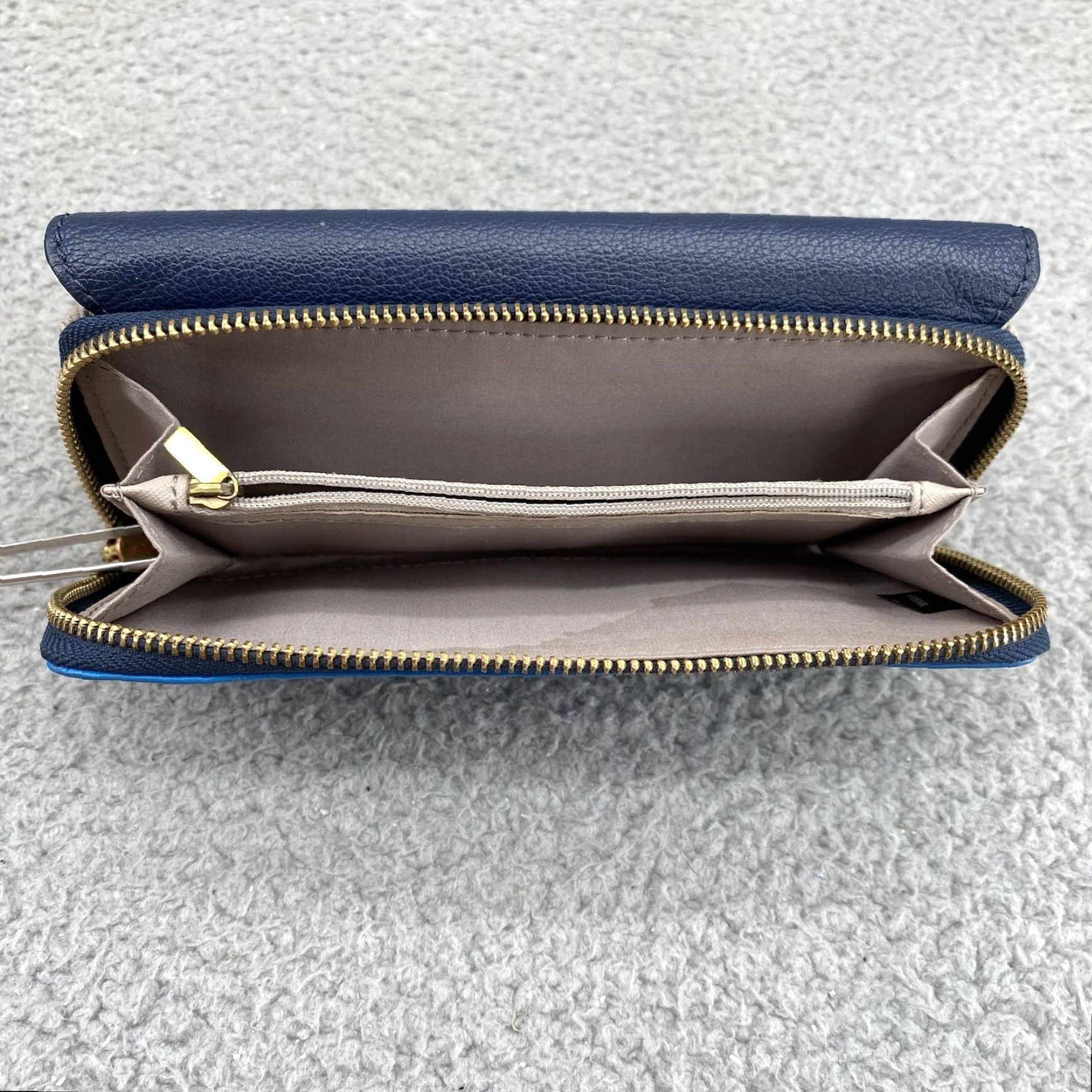 Fossil FOSSIL Leather Wallet Zip-Around Clutch Blue Lining Cards ID Divider Boho Women Medium Wallet Zip-Around (Blue) Womens Size ONE SIZE - 4 Thumbnail