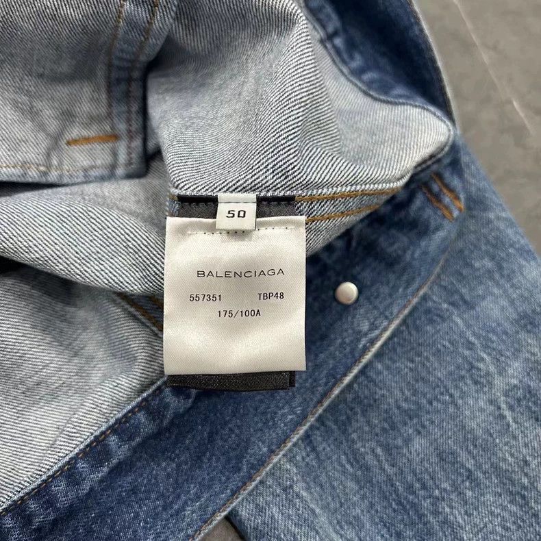 Balenciaga balenciaga distressed denim jacket with logo Size US L / EU 52-54 / 3 - 6 Thumbnail