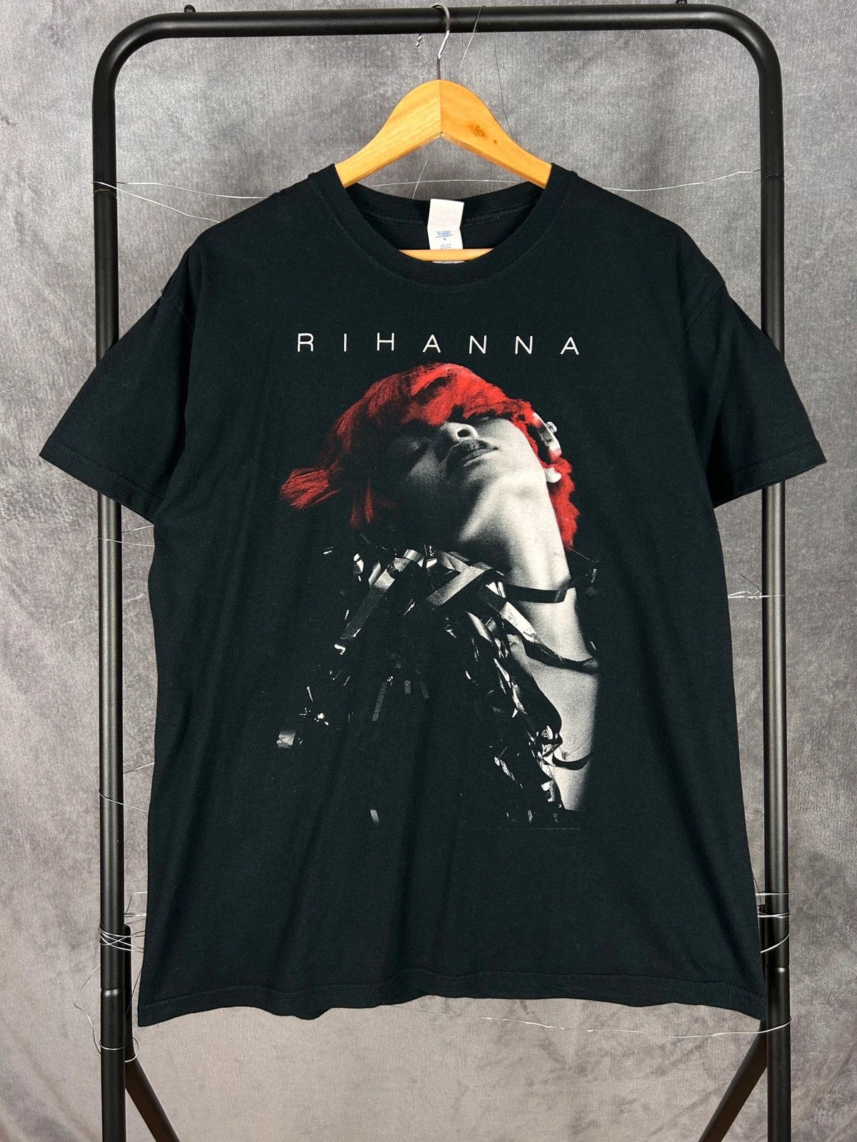 Gildan × Rihanna Rihanna concert tee The Loud Tour from 2011 The O2 Size US L / EU 52-54 / 3 - 1 Thumbnail